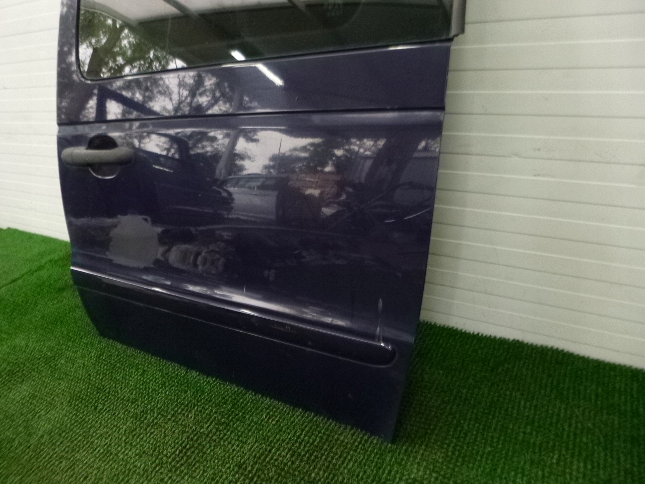 MERCEDES VANEO W414 door rear. left rear part side