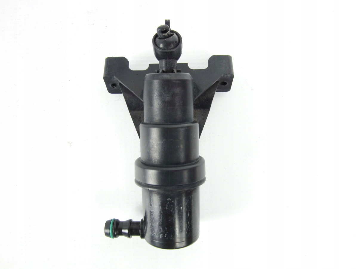 7 137 - Форсунка омывателя лампы п BMW E65 E66 LIFT