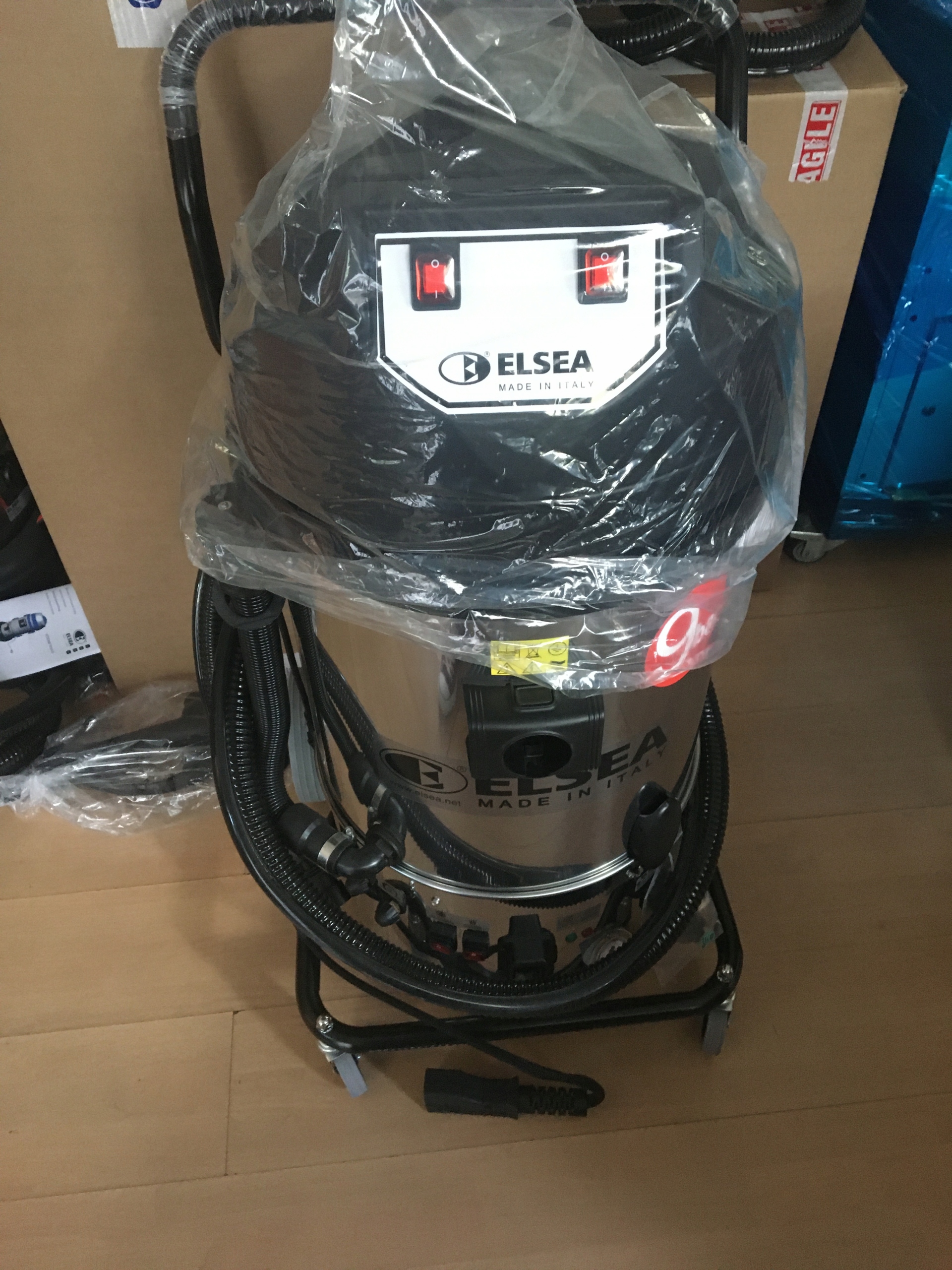 Odkurzacz piorący + myjnia parowa+odkurzacz parowy Maksymalna moc 2050 W