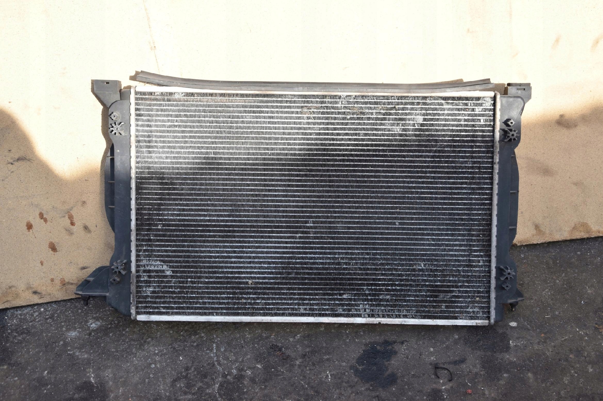 chladič vody FORD TRANSIT 2.5 D