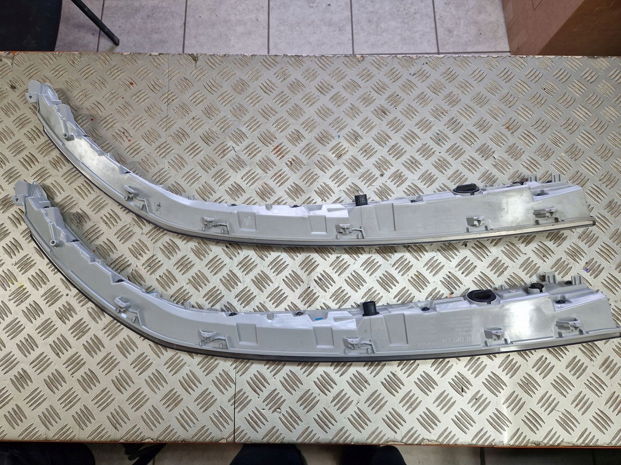 light left front LED moulding HYUNDAI IONIQ 5 2021R->