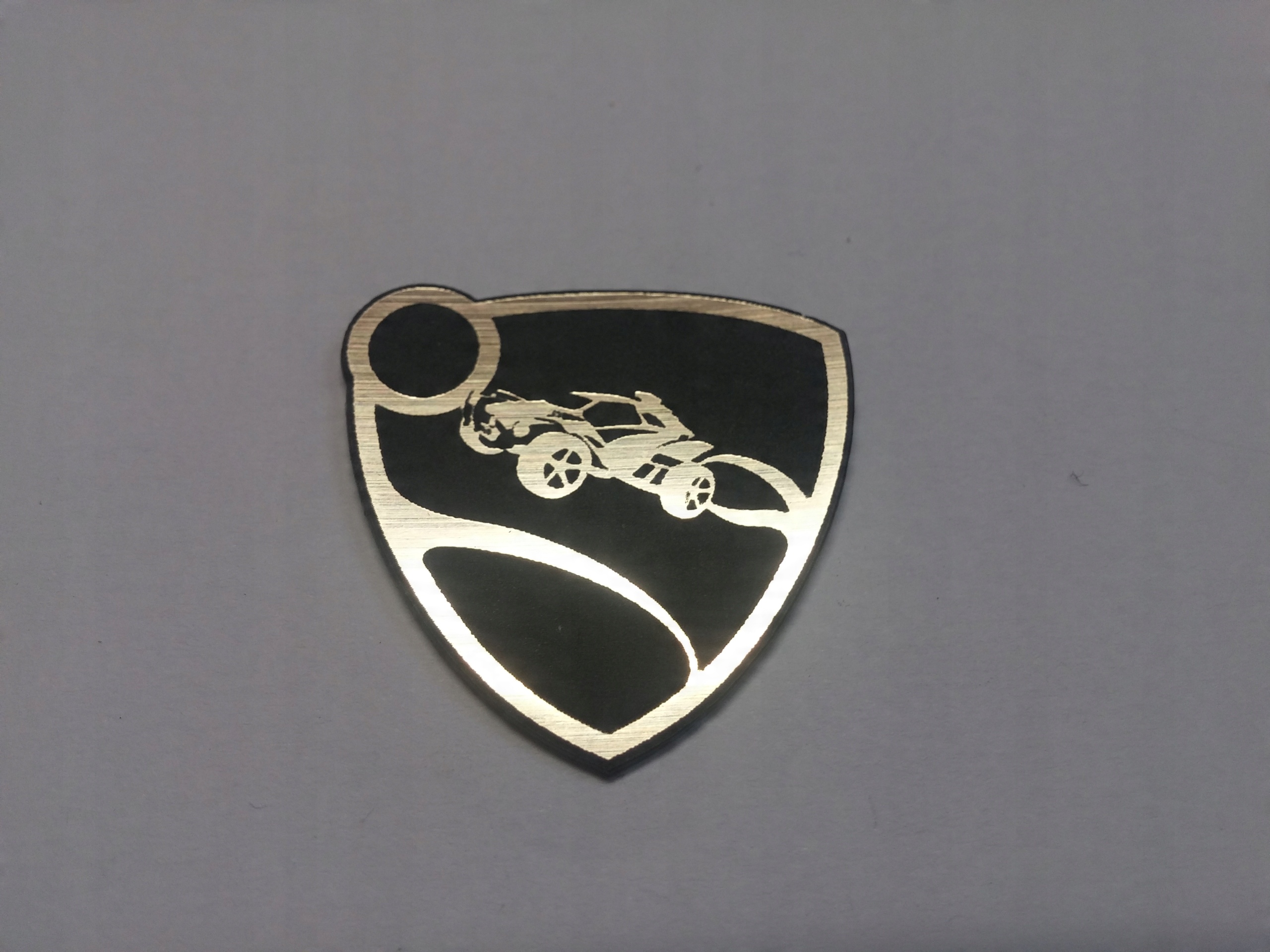 

Rocket League naklejka emblemat 29 x 29 mm*ZŁOTA
