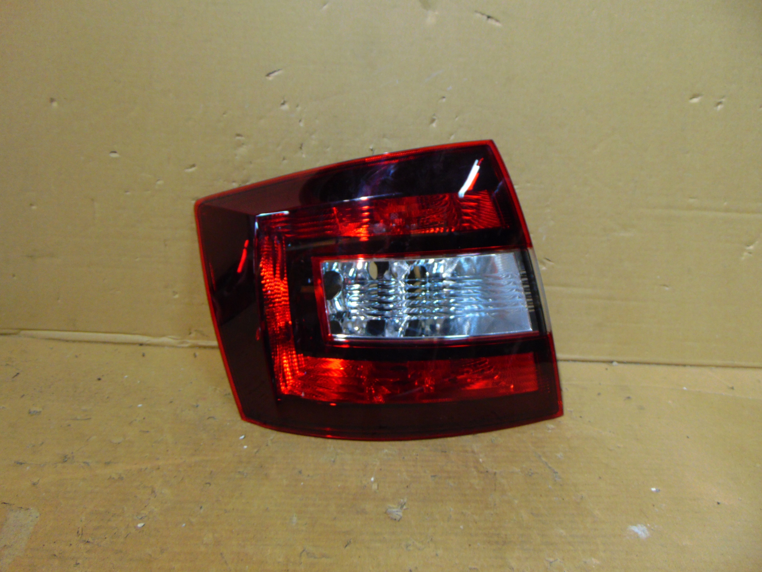 LAMPA LEWA TYŁ SKODA RAPID 5JJ945111A 5JJ945111A za 450 zł z Milicz ...