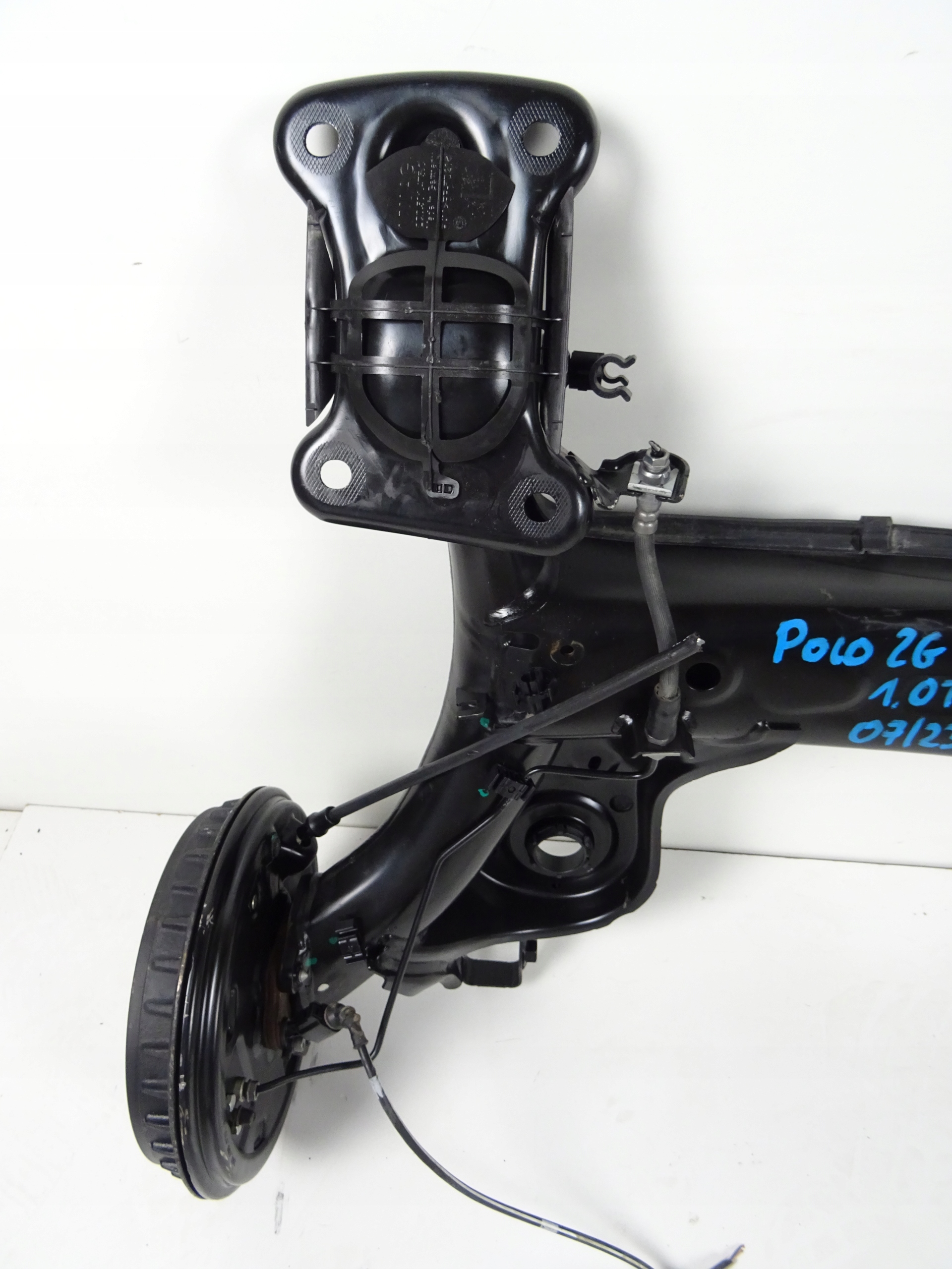 VW POLO 2G LIFT R-LINE 1.0 BELKA ZAWIESZENIA TYŁ 2Q00501053BS Typ samochodu Samochody osobowe