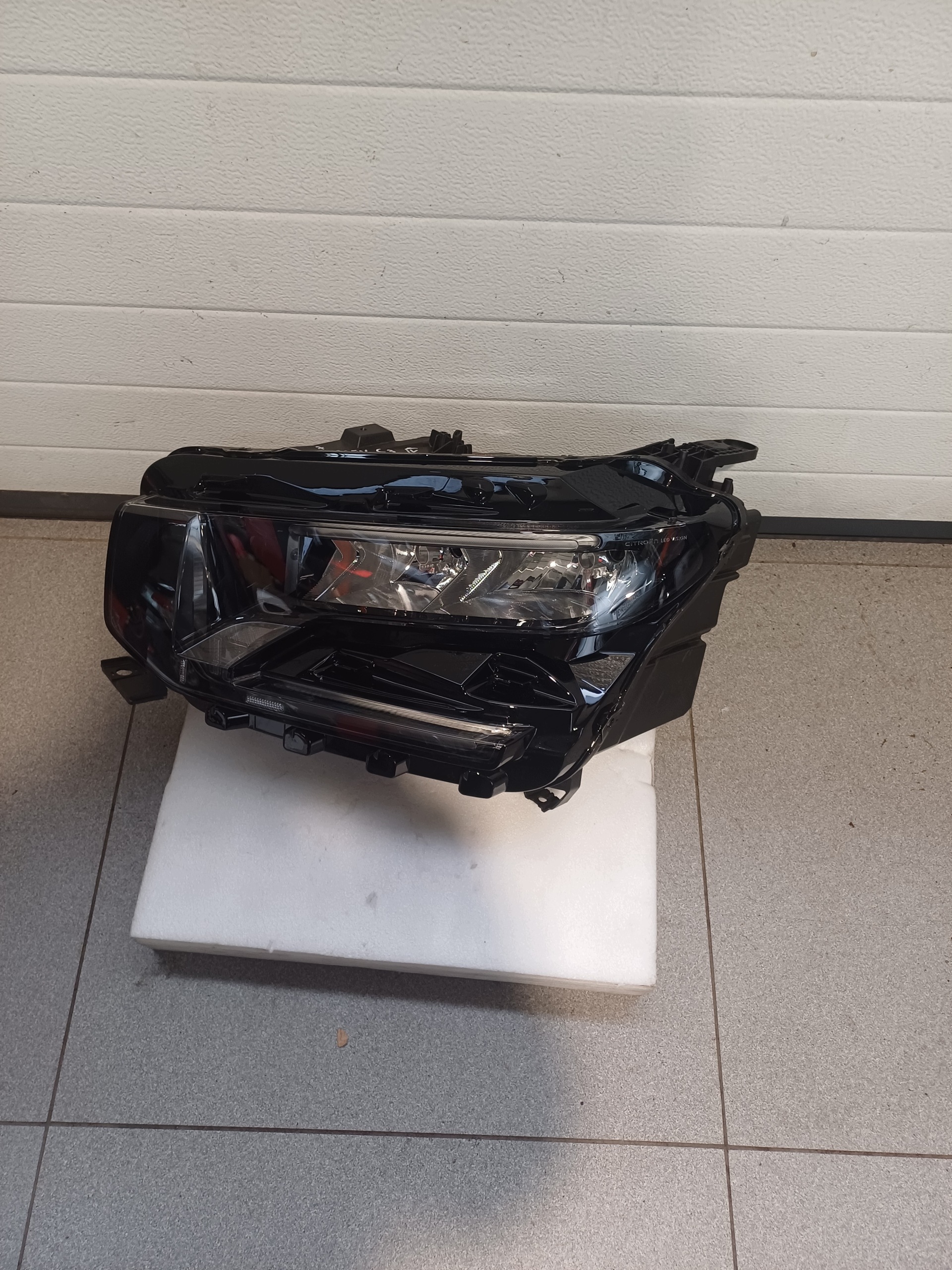 light left front front CITROEN C3 IV 9846482580