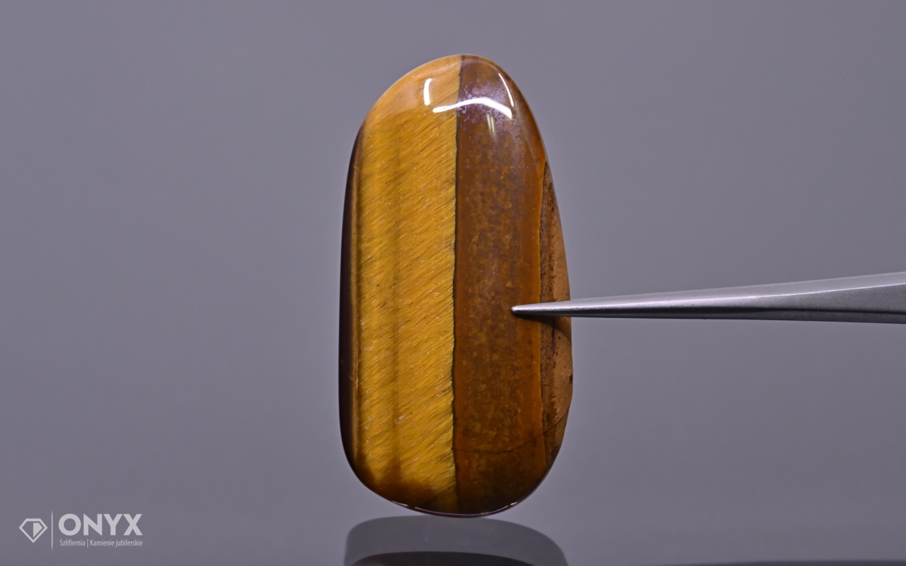 Tygří oko nízký kabošon nepravidelný 36,5x18,5 mm