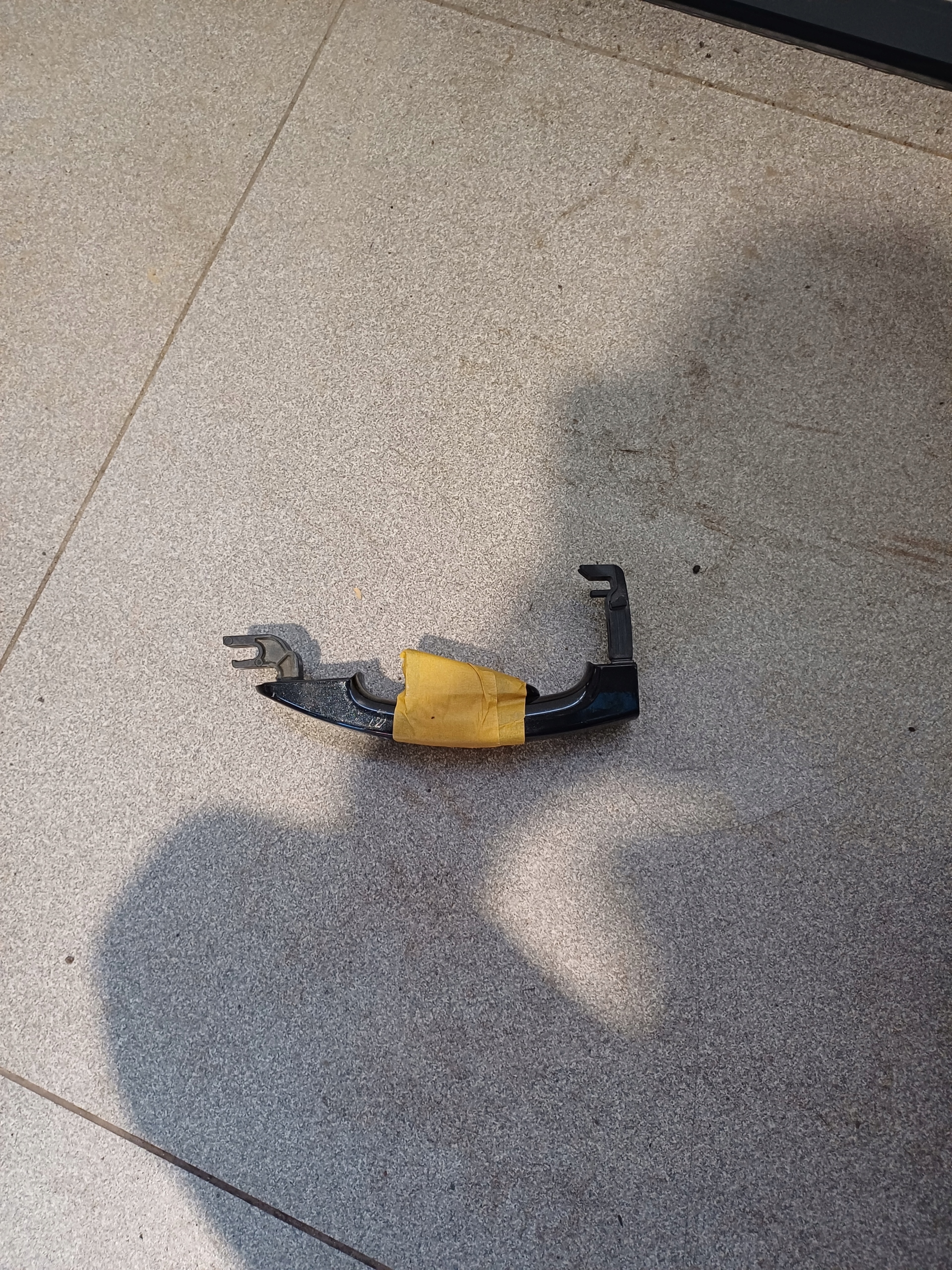 handle left rear part FORD FOCUS MK3 AM51U22404CAW