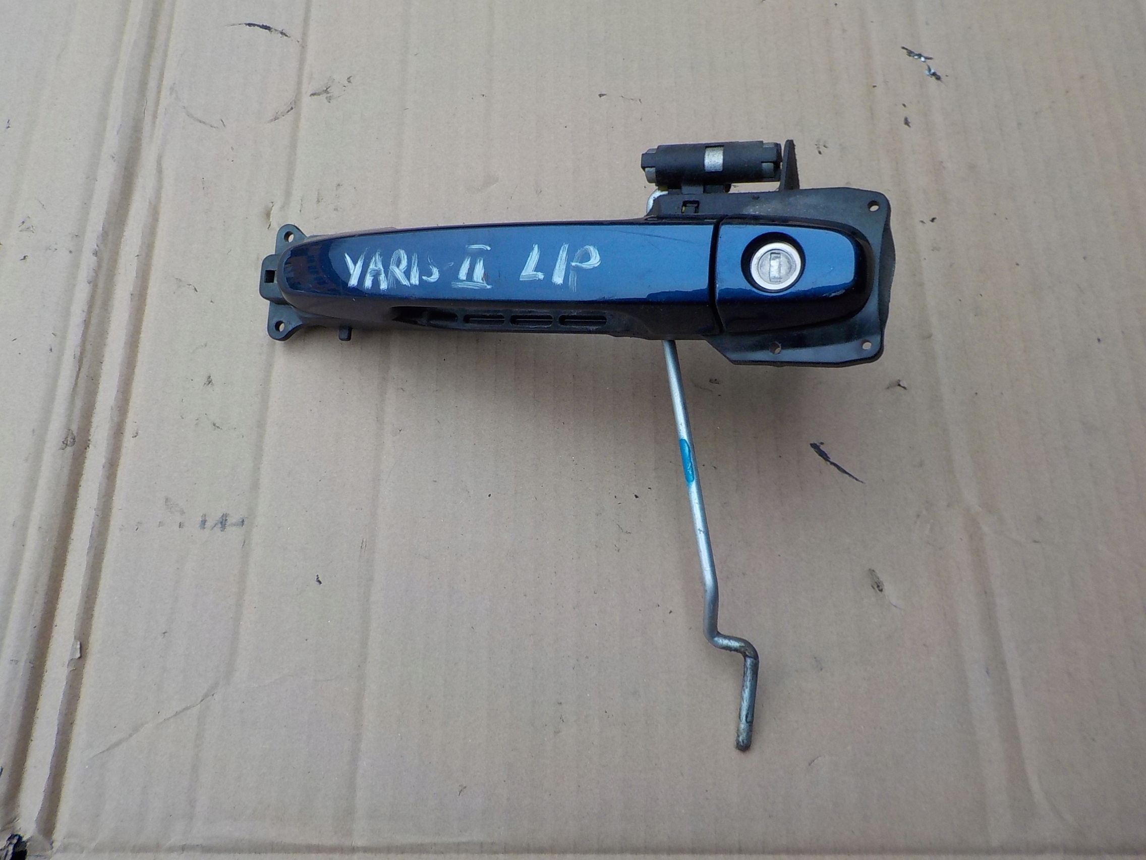 lock cylinder handle left front toyota yaris II 5D 2007r