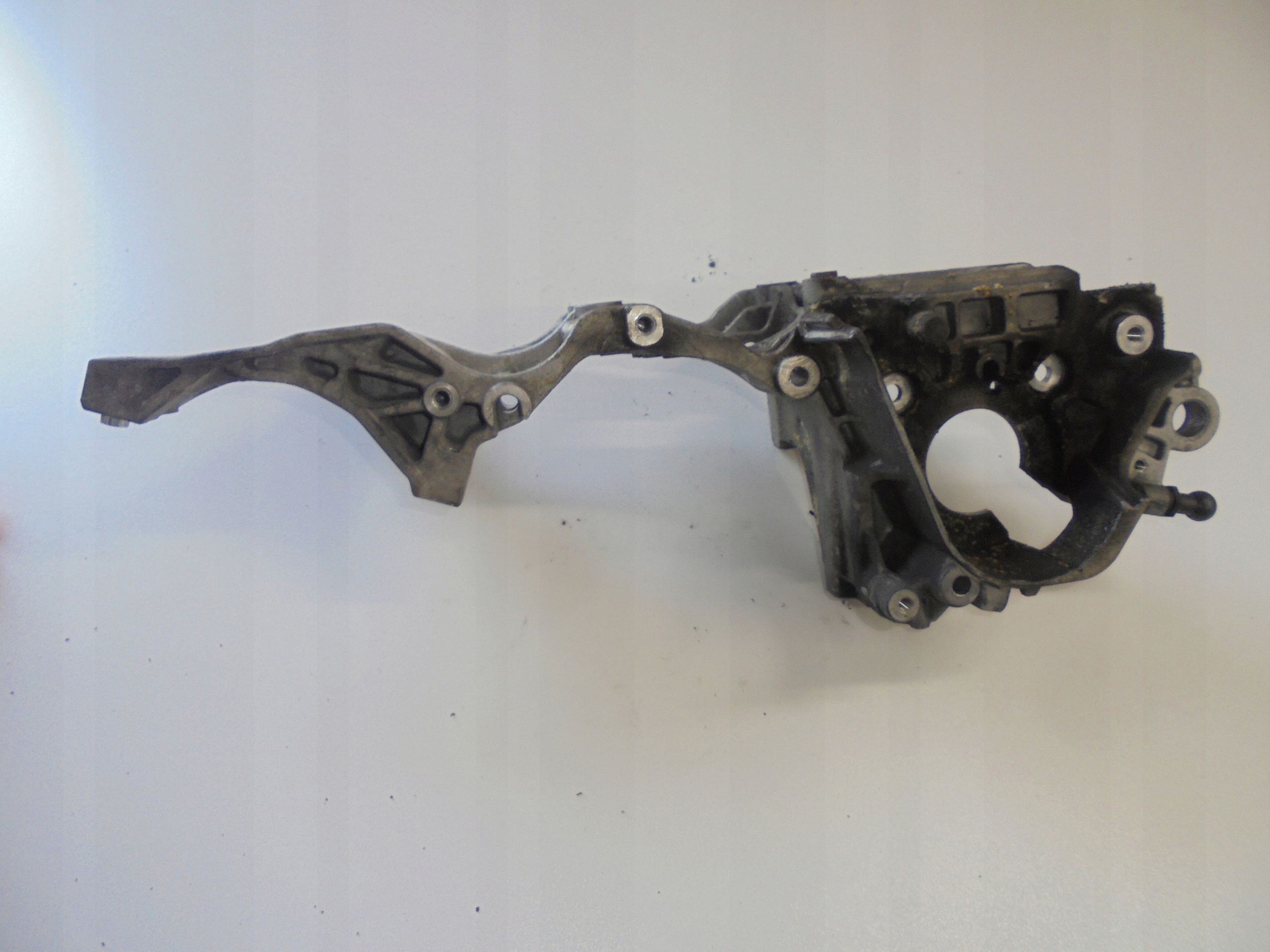 VW AUDI SEAT 1.6 2.0 TDI SUPPORTO ALTERNATORE