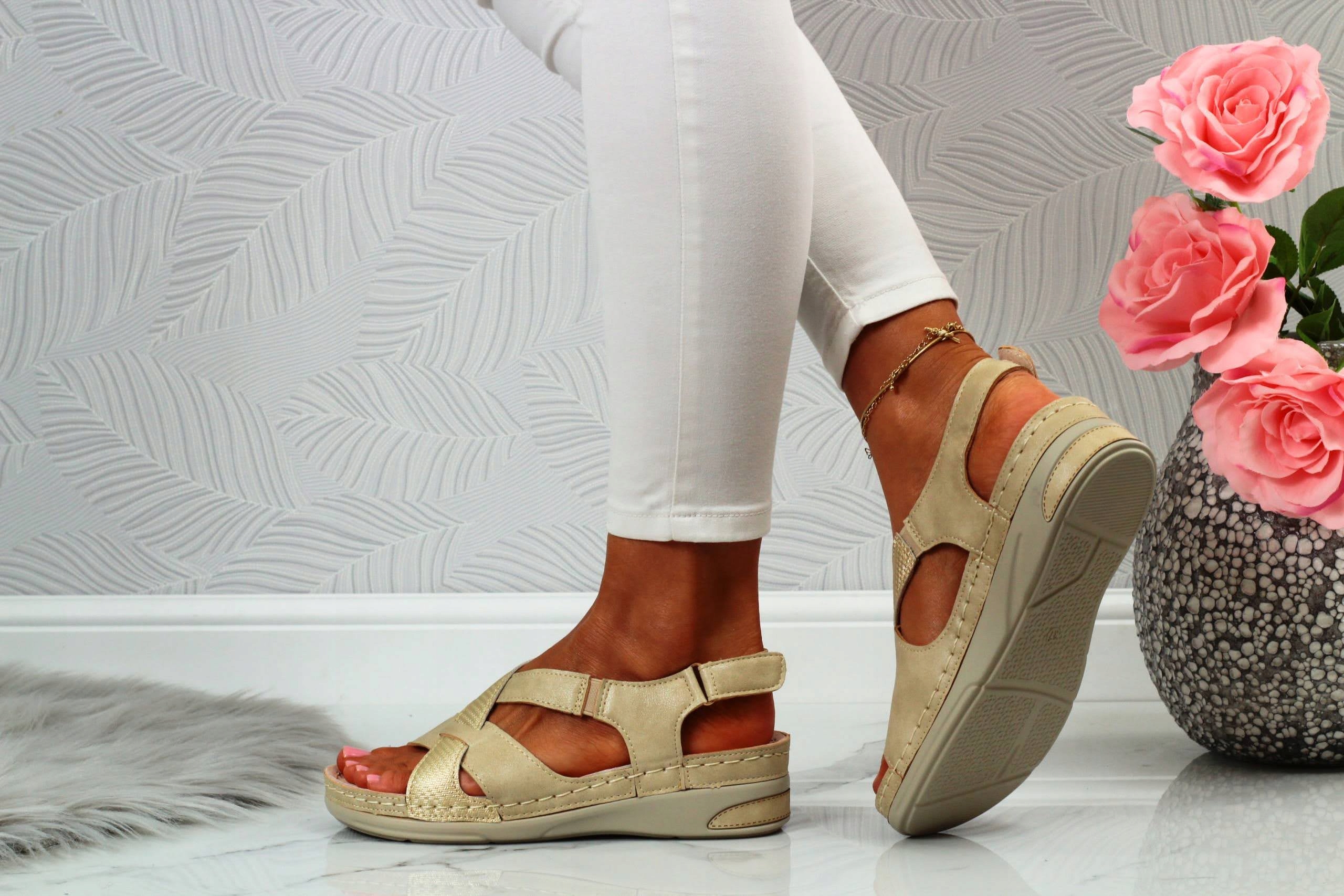 SANDAŁY DAMSKIE SKÓRA PROFILOWANE SZYTE NA RZEPY Długość wkładki 24 cm