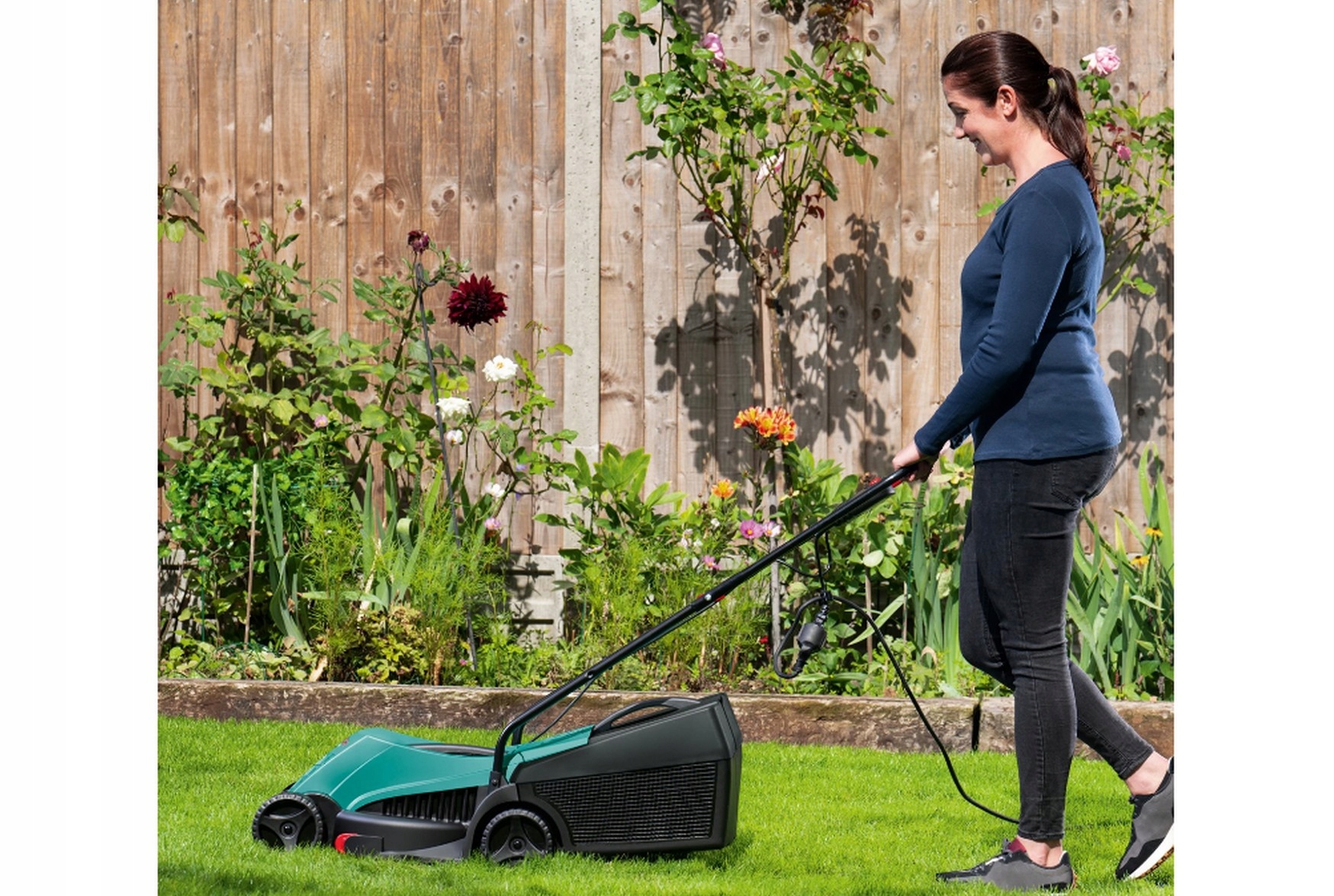 BOSCH ROTAK 320 ER KOSIARKA ELEKTRYCZNA 1200W 32CM REGULACJA KOSZ 31L Marka Bosch