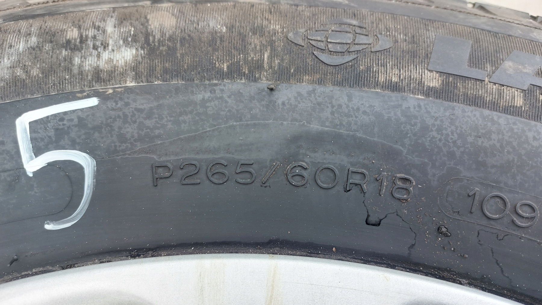 Koła alufelgi R18 5x127 Dodge Durango Rodzaj opon Brak informacji