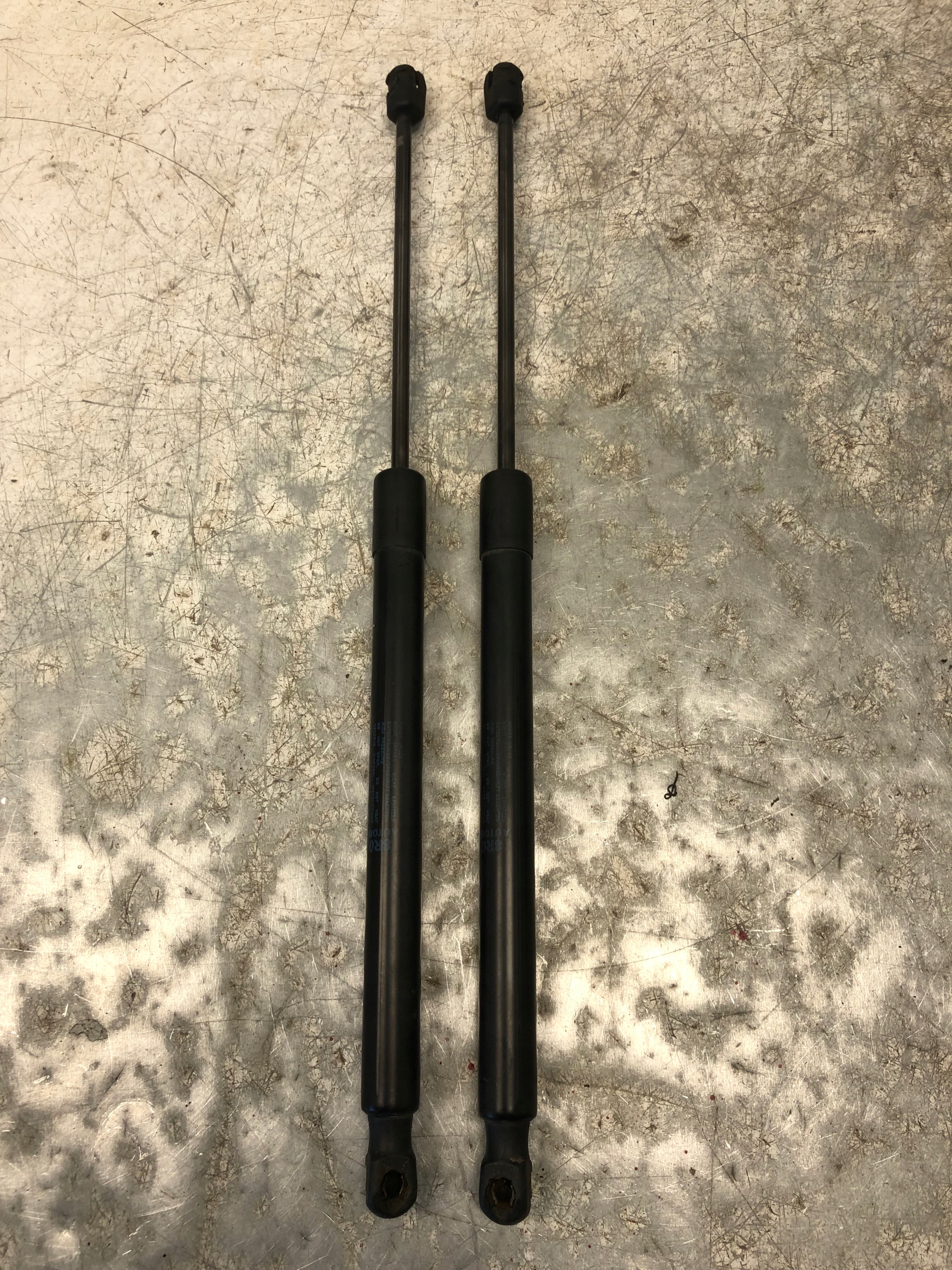 SILOWNIKI bonnet automatic AUDI Q5 8R0827552A