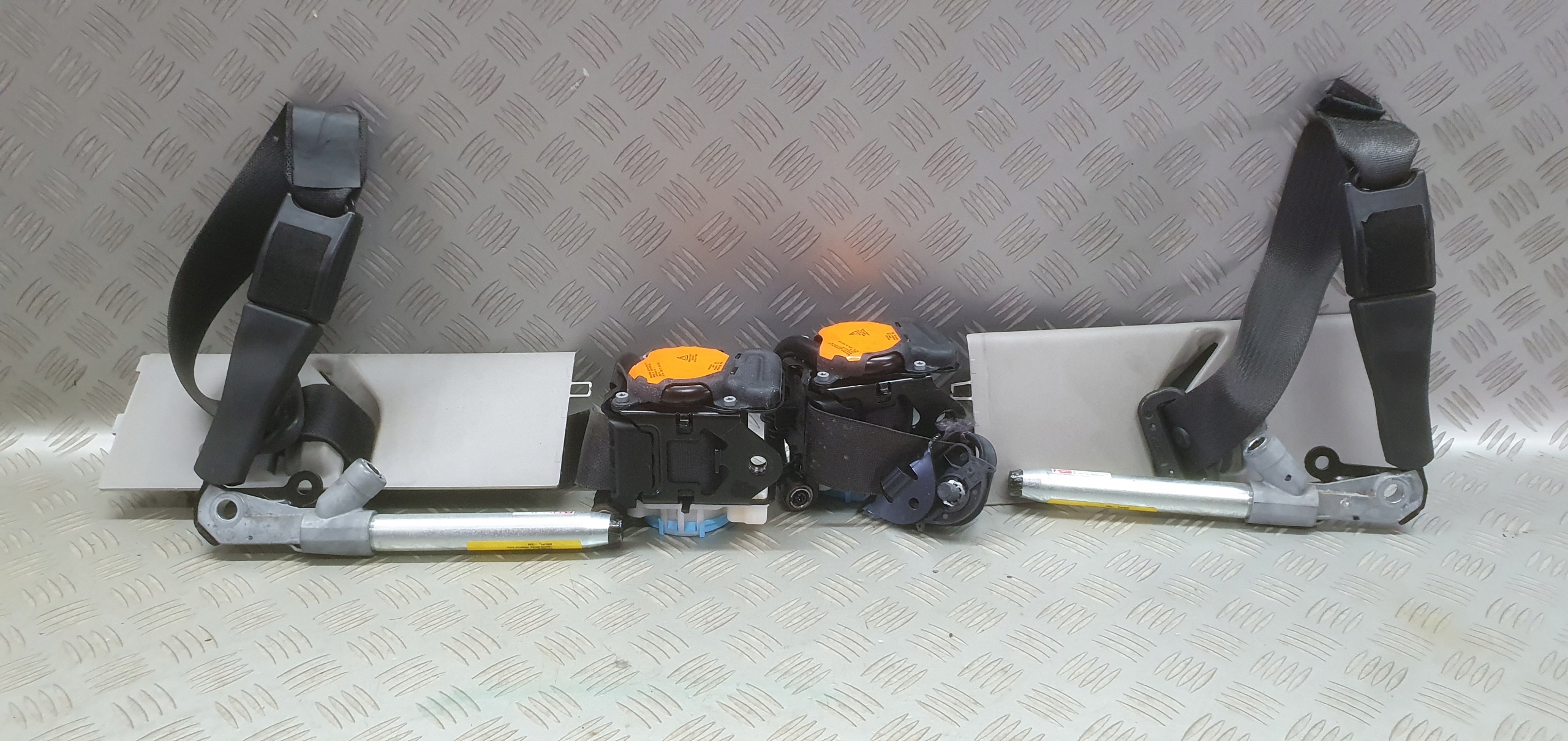 99613191 99613691 - РЕМНИ НАТЯЖИТЕЛИ РЕМНЕЙ КРЕПЛЕНИЯ СПЕРЕДИ INSIGNIA A