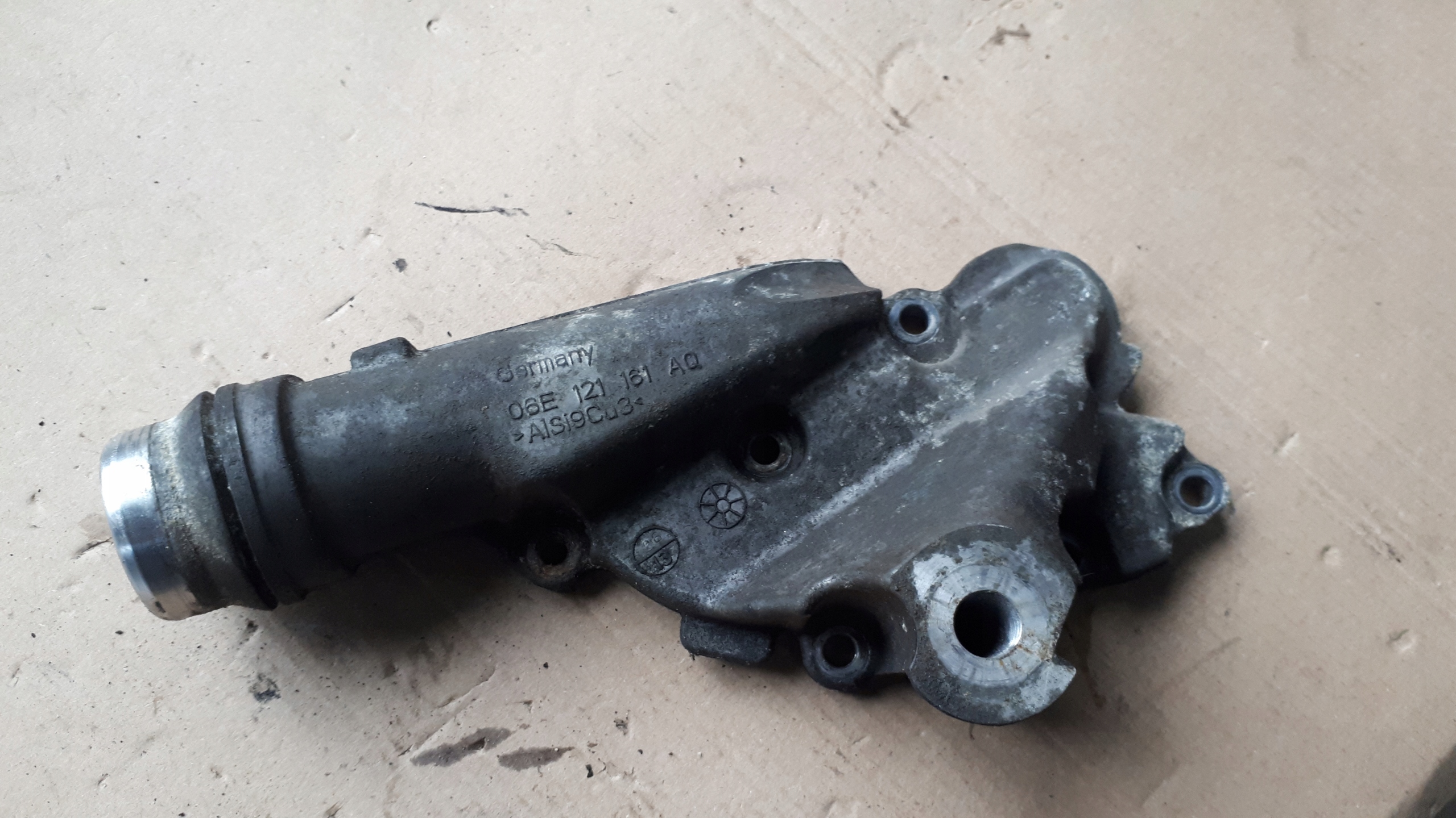 06E121161AQ - A6 C7 4G корпус термостата 3.0 TFSI A7 4G S4 B8