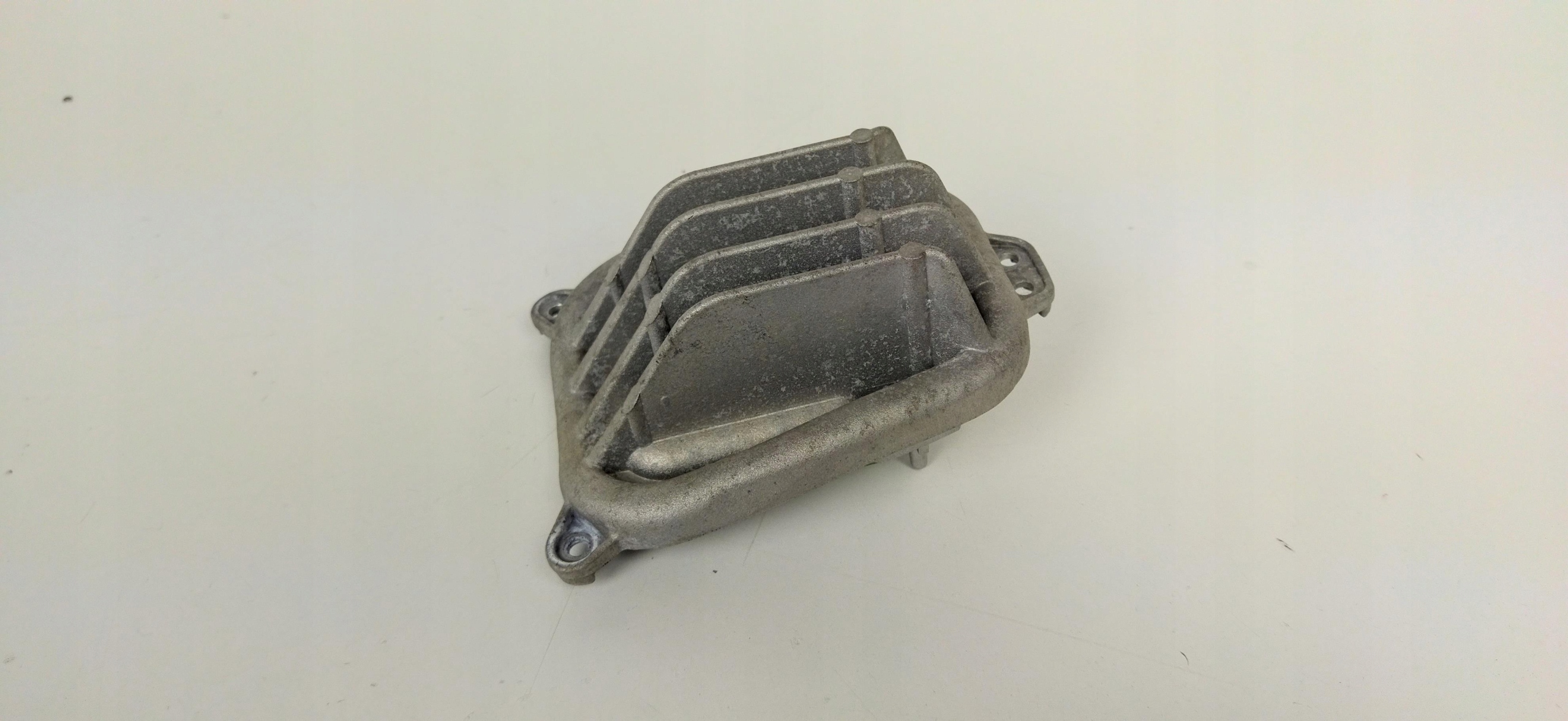 INSIGNIA B MODUŁ LAMPY LED JEŻ LEWY 1050.001.0030