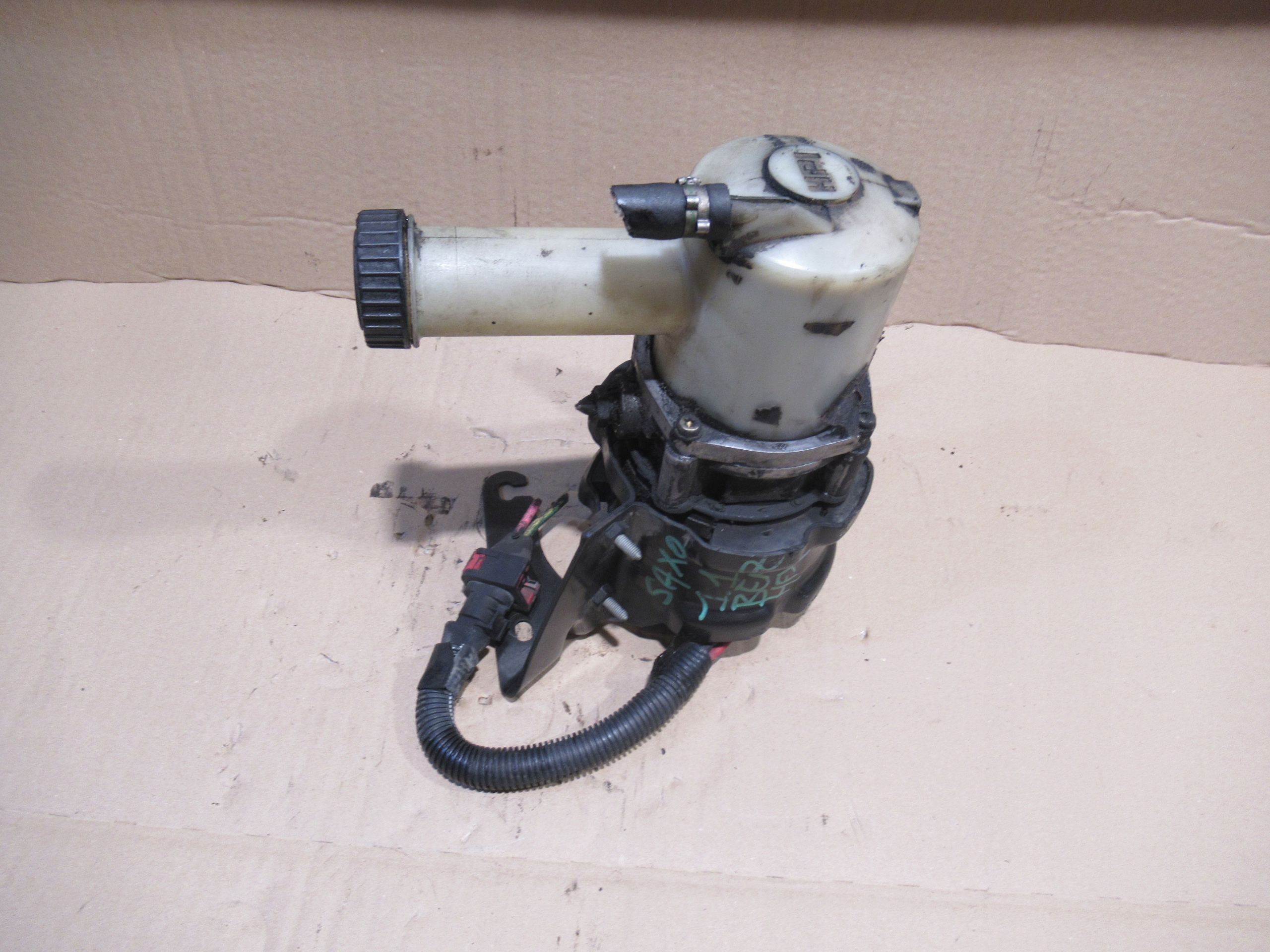 Насос гидроусилителя Citroen Saxo