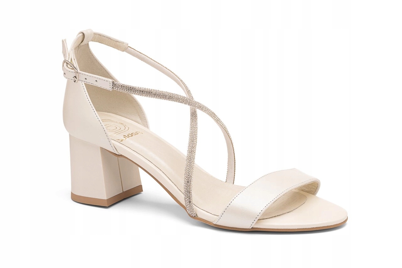 Nízkoprofilové sandálky s ozdobnými proužky ekru Butdam 36