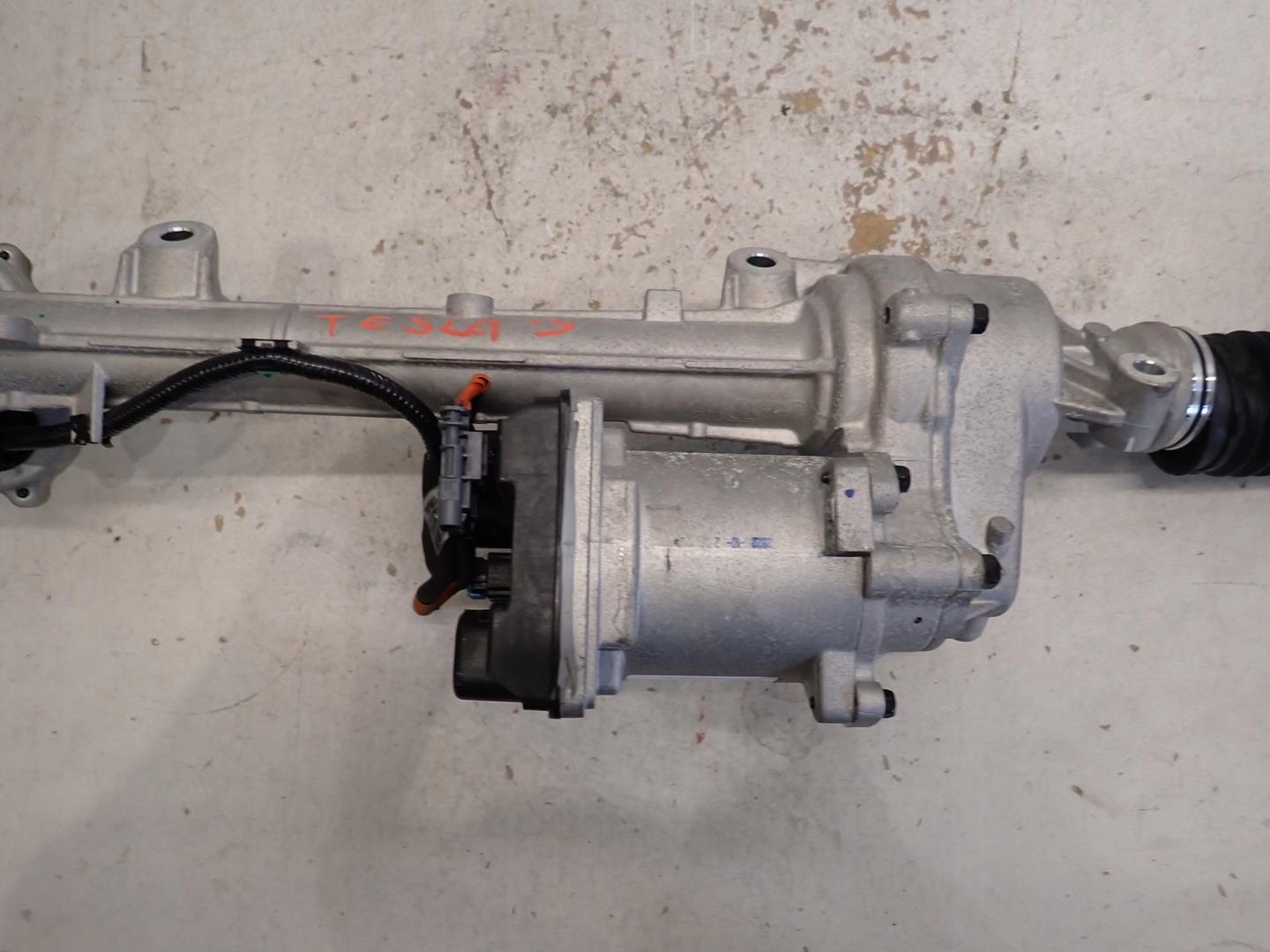 servo control TESLA 3 Y 2020- 1044831-00-J