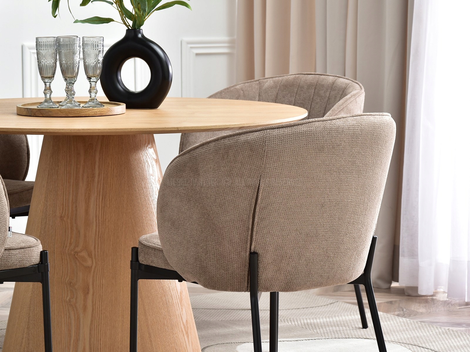 NOWOCZESNE JAKOŚCIOWE NISKIE KRZESŁO FELICE SZENIL BEŻOWE DO DOMU BIURA Marka Mebel-Partner