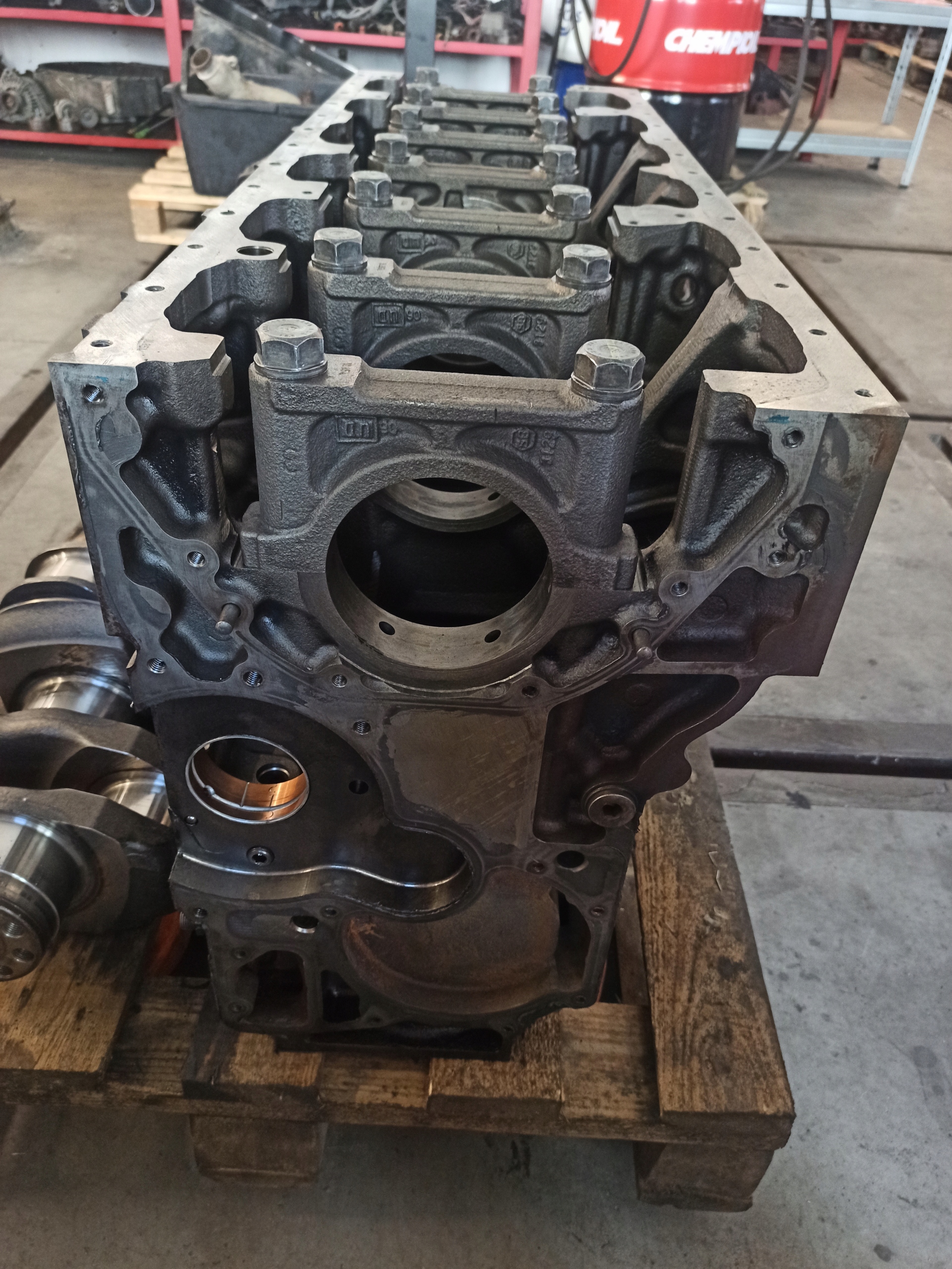 Blok silnika MAN D2876 CR Blok MAN F2000 MAN TGA MAN M2000 Producent części MAN OE