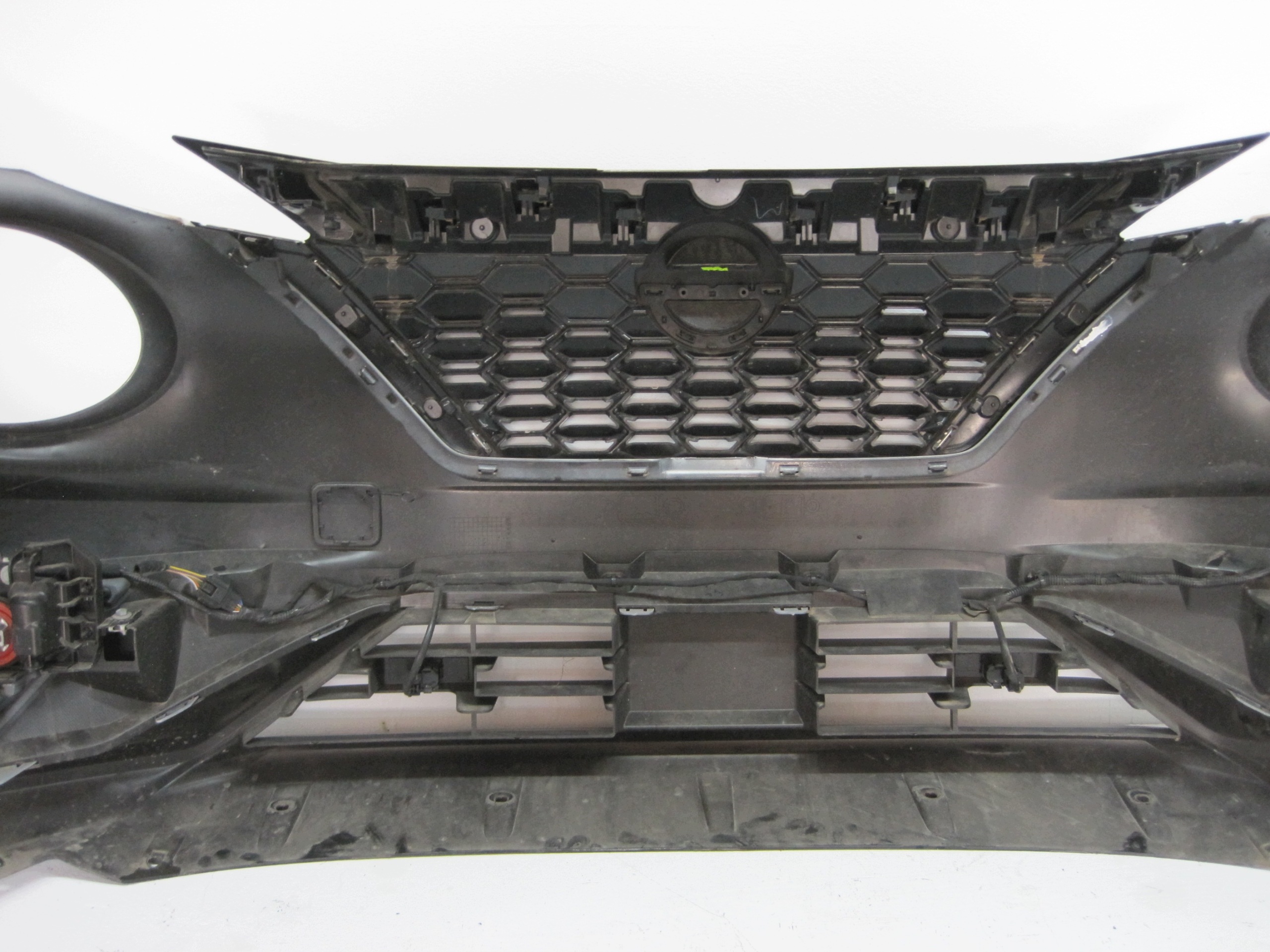 bumper NISSAN JUKE F16 4 PDC 24R front front below RADAR