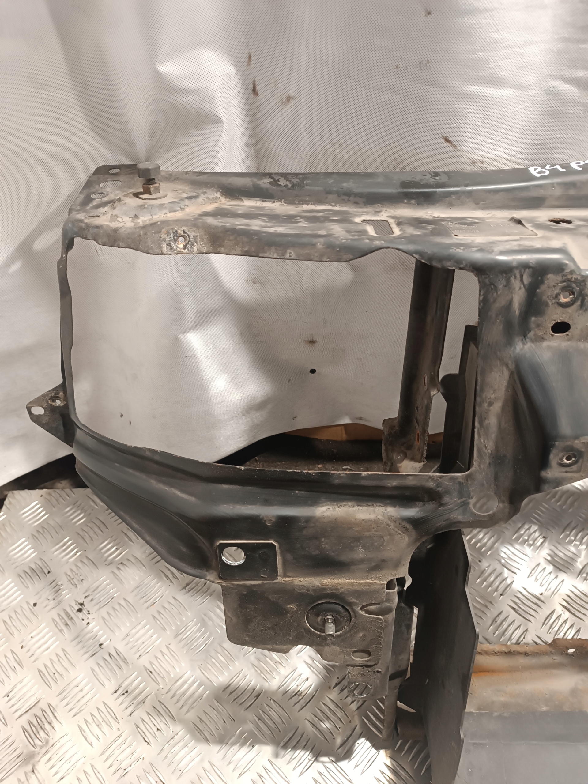 support panel for radiators SKODA OCTAVIA and 2001r 2.0B