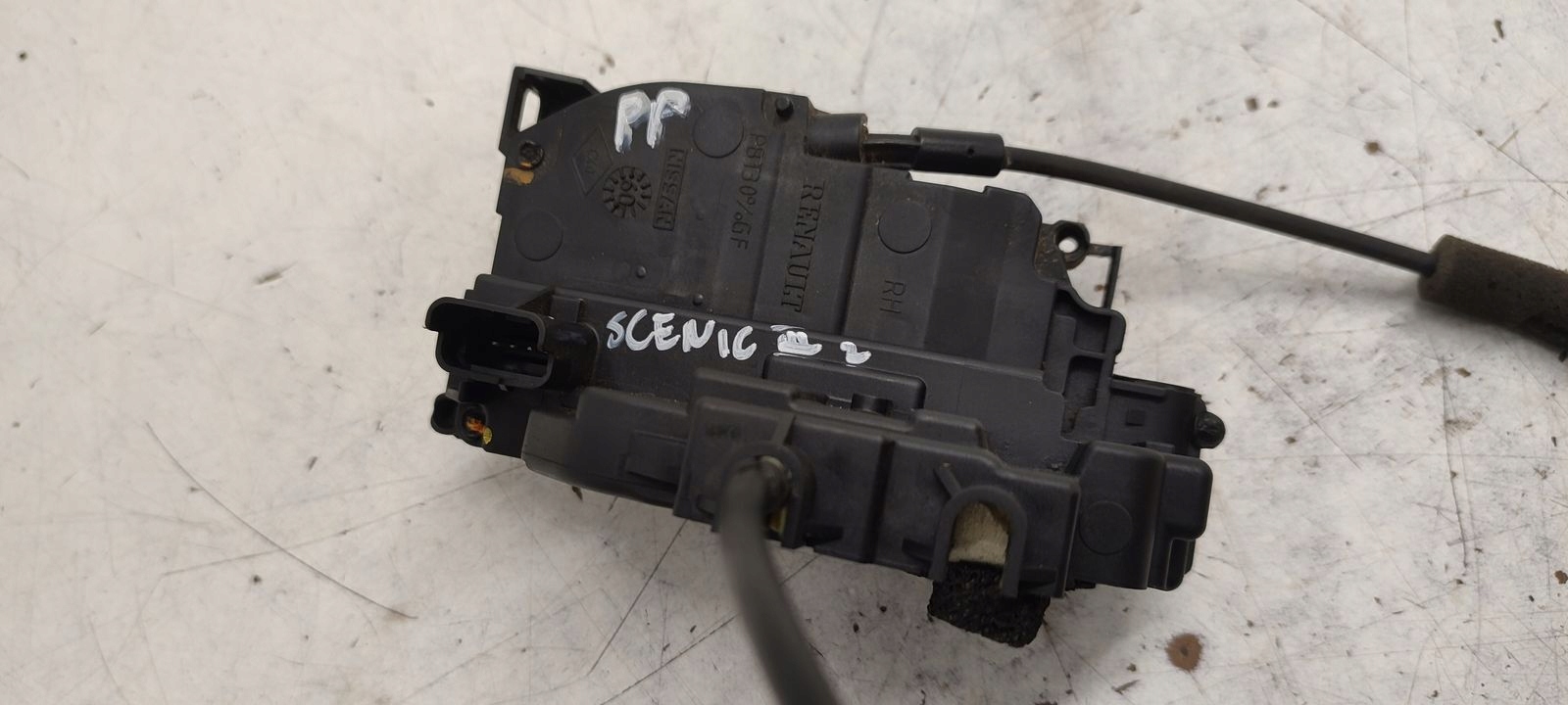 lock door front front right Renault Grand Scenic III 2,0 DCI