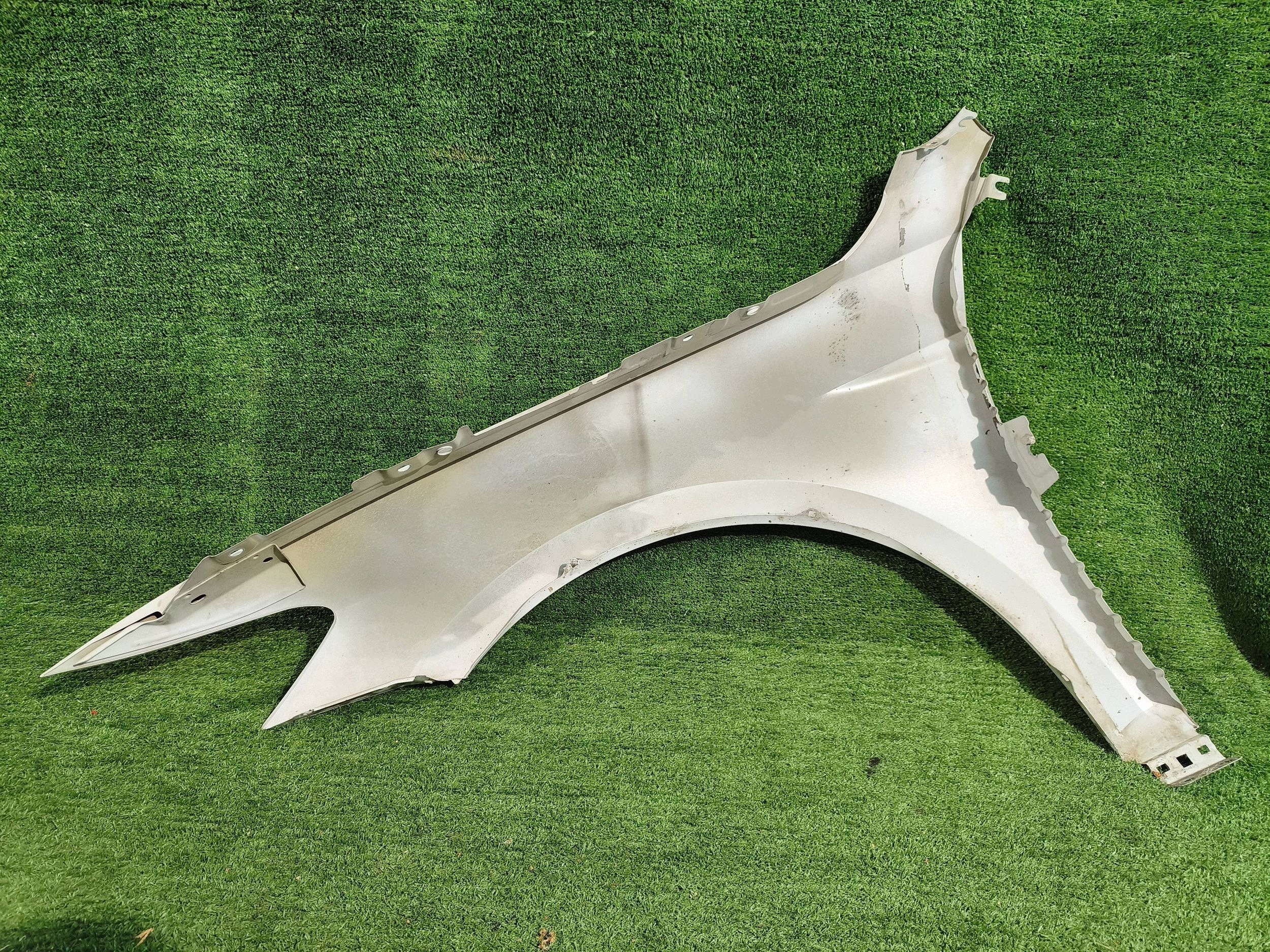 fender front right VW PASSAT B8 14- 3G0 NR.788