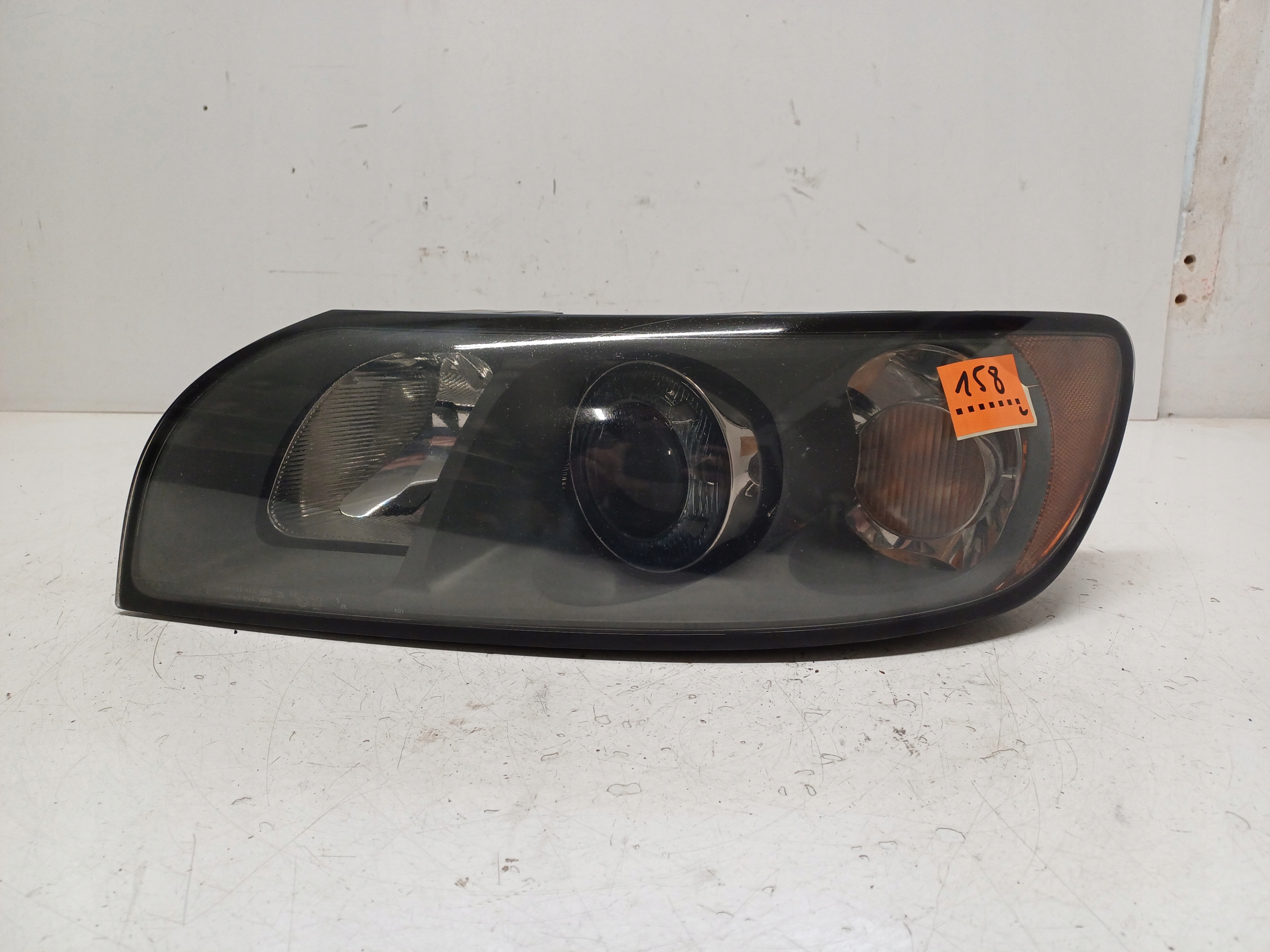 VOLVO S40 V50 04-07 LAMPA LEWA PRZÓD XENON 30698889 - CAŁA