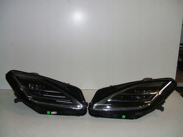 JAGUAR E-PACE FULL LED LAMPA MATRIX LEWA PRAWA