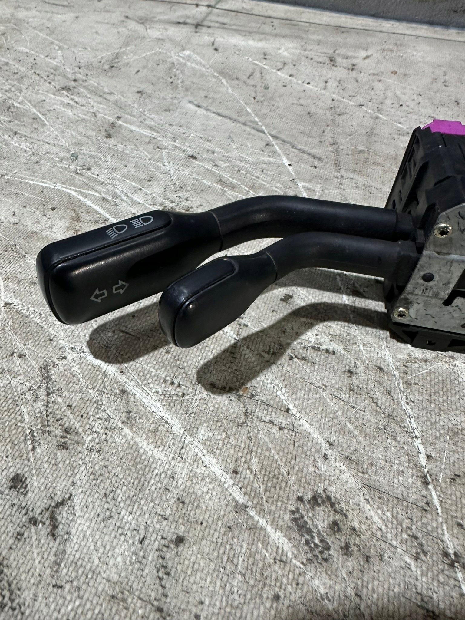 rucice volana AUDI A4 B5 4D0953513