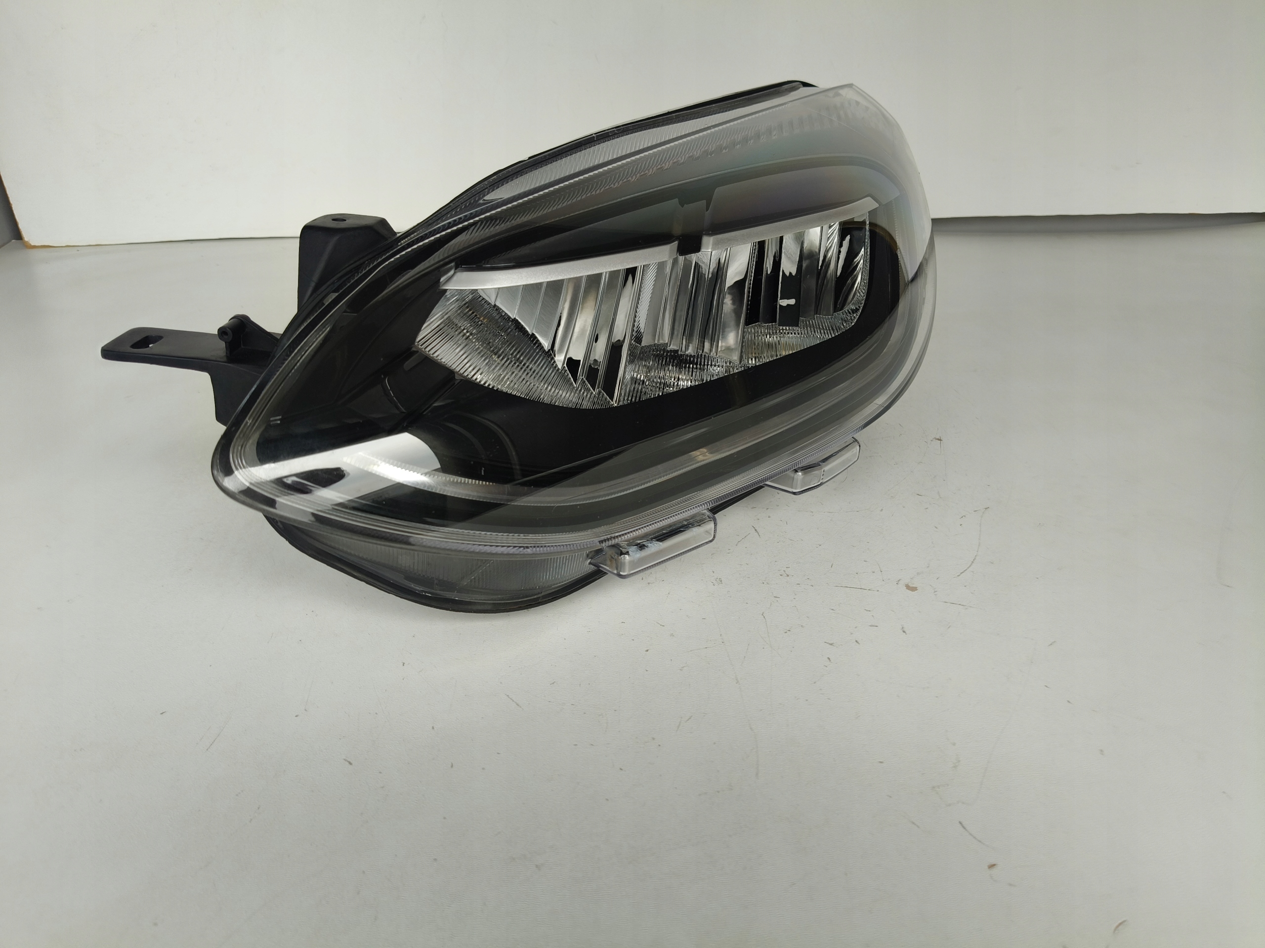 light left REFLEKTOR FORD FIESTA MK8 21- LIFT FULL LED