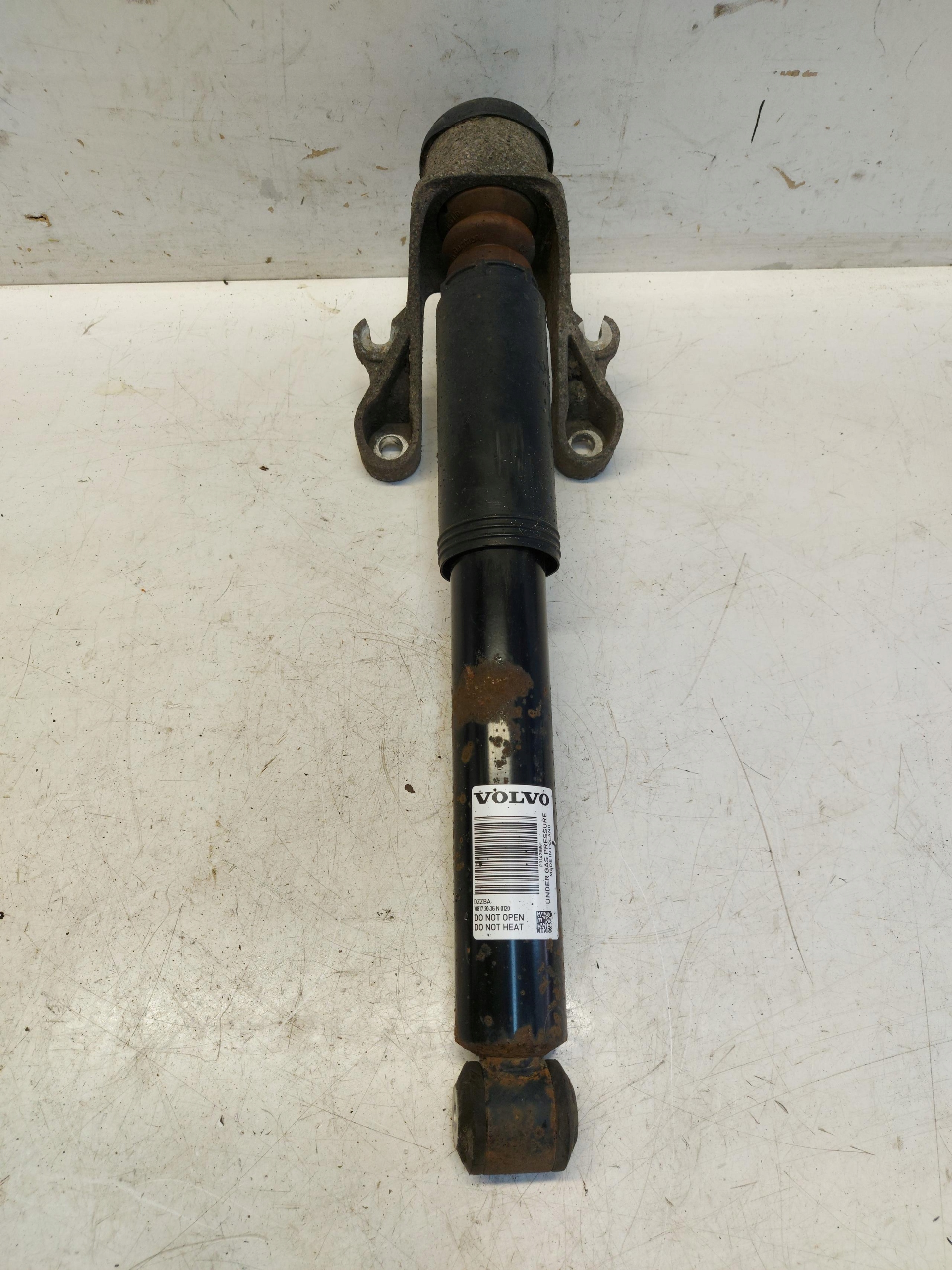 volvo v90 shock absorber right rear part rear 31476861