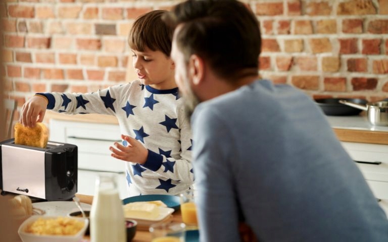 Łucznik TOSTER OPIEKACZ BT-2019 STALOWY Sterowanie mechaniczne