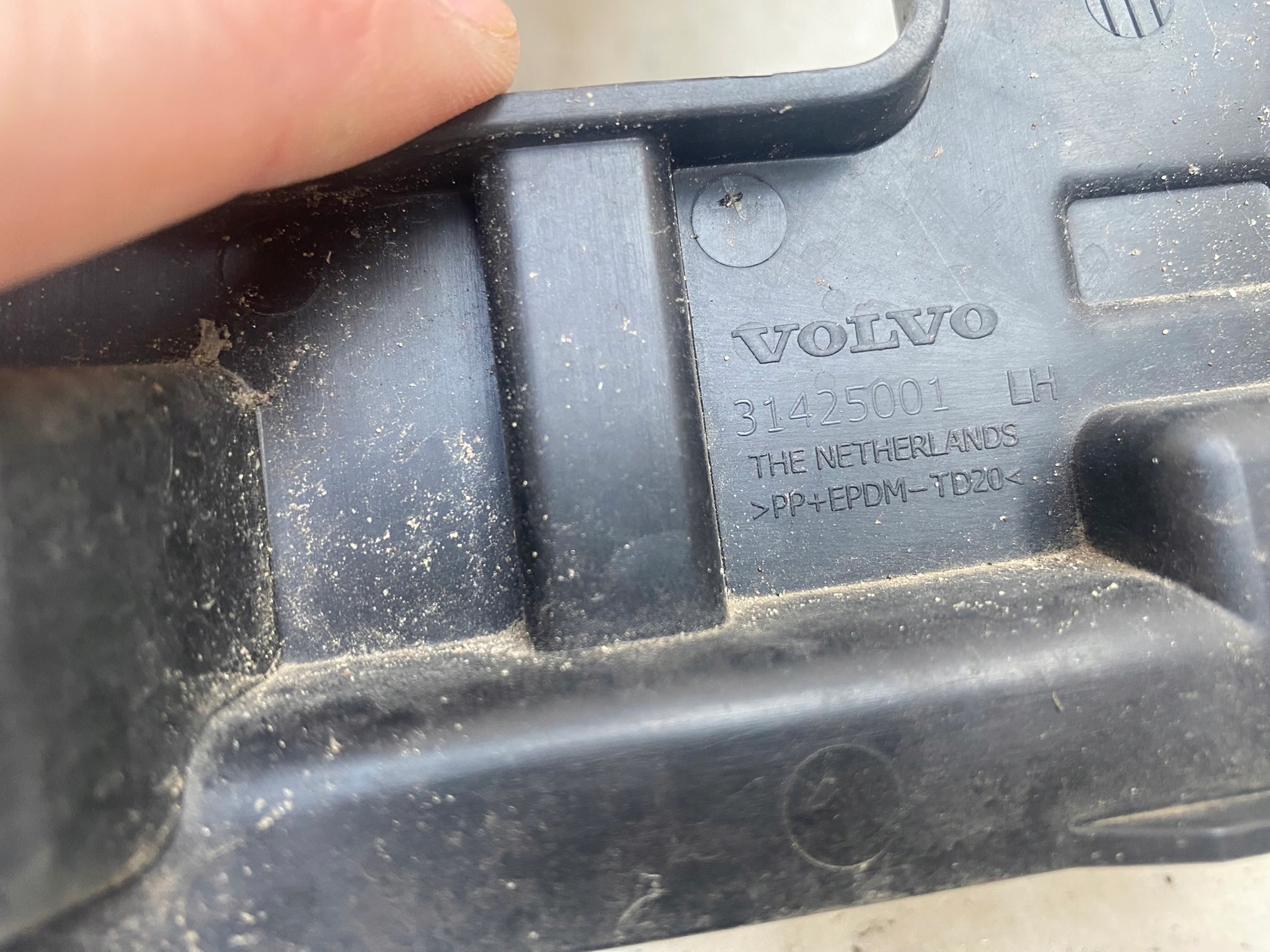 VOLVO V40 12- support console of a bumper left 31425001