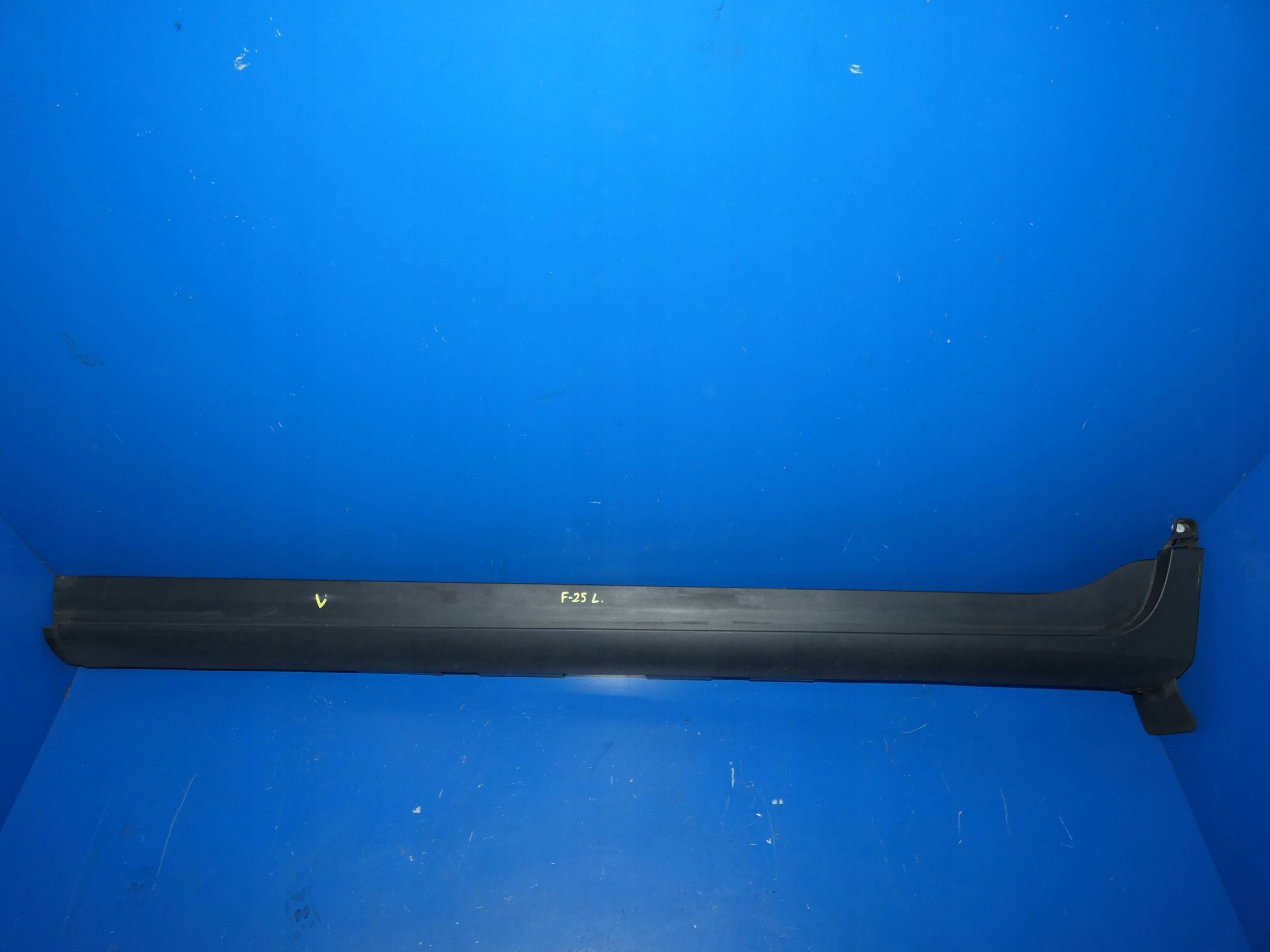 BMW X3 F25 moulding cap of the threshold threshold left