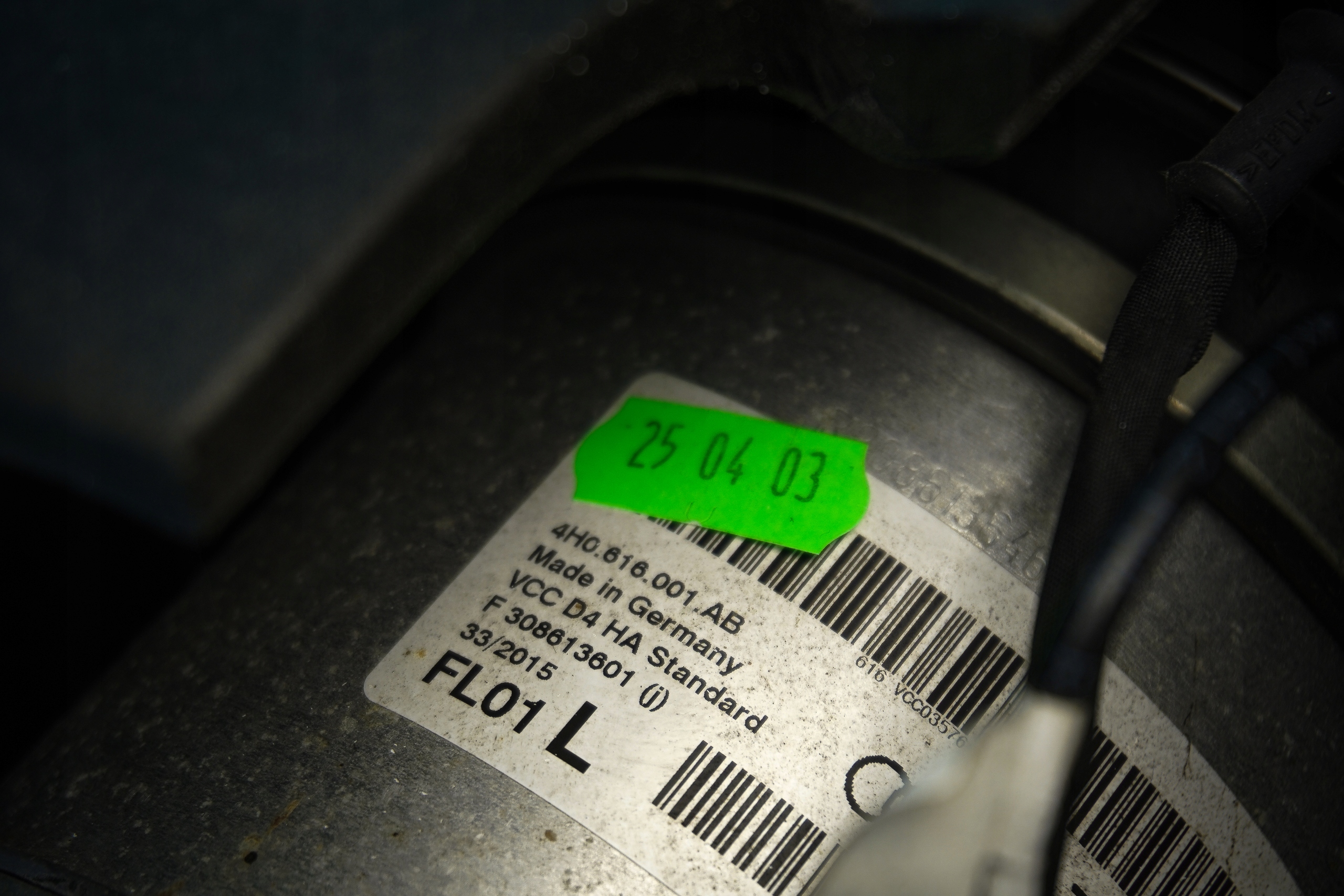 amortizer pneumatyczny Audi A8 4H 4H0616001AB