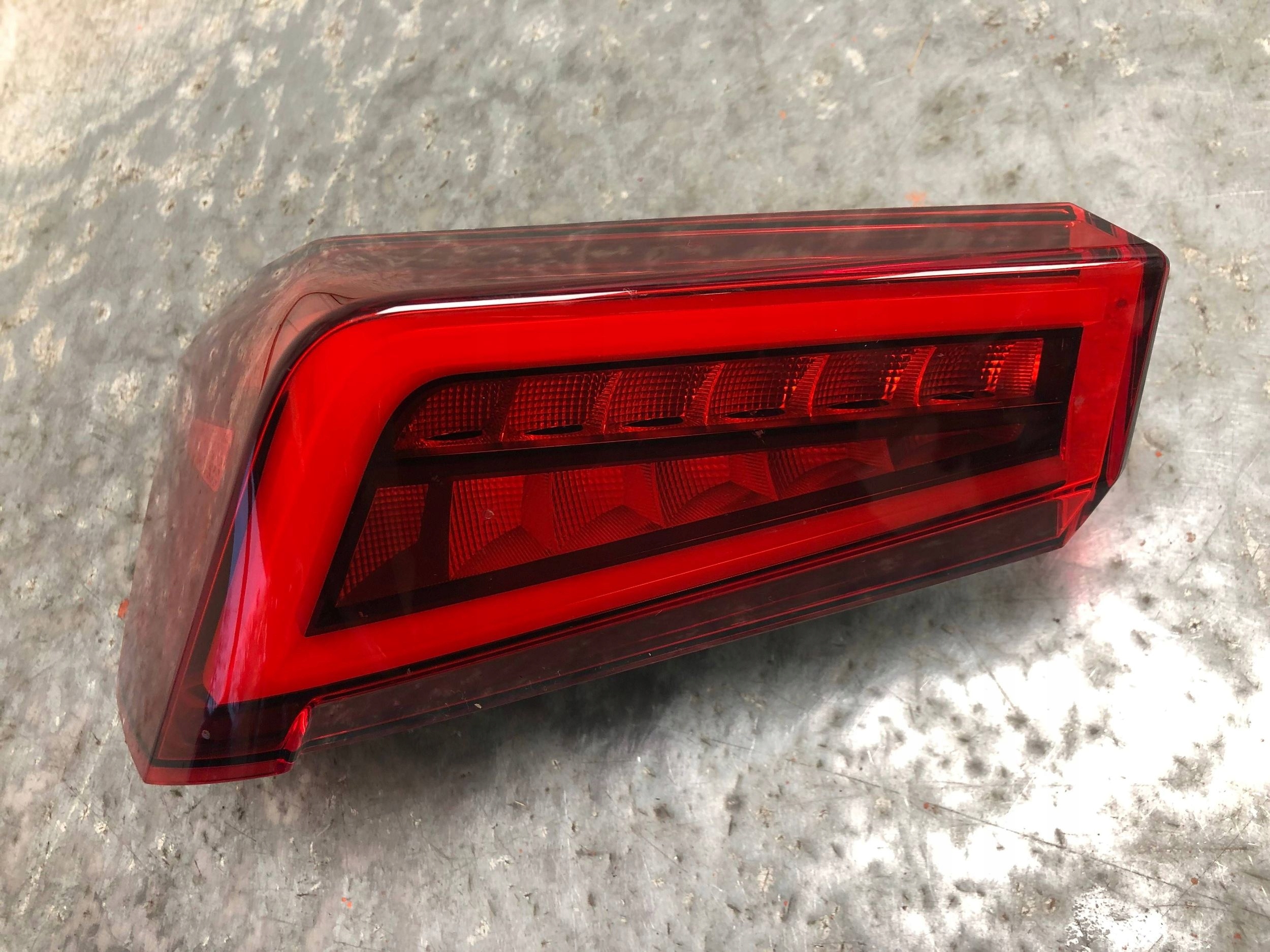light left rear part CUPRA BORN 10E945095A