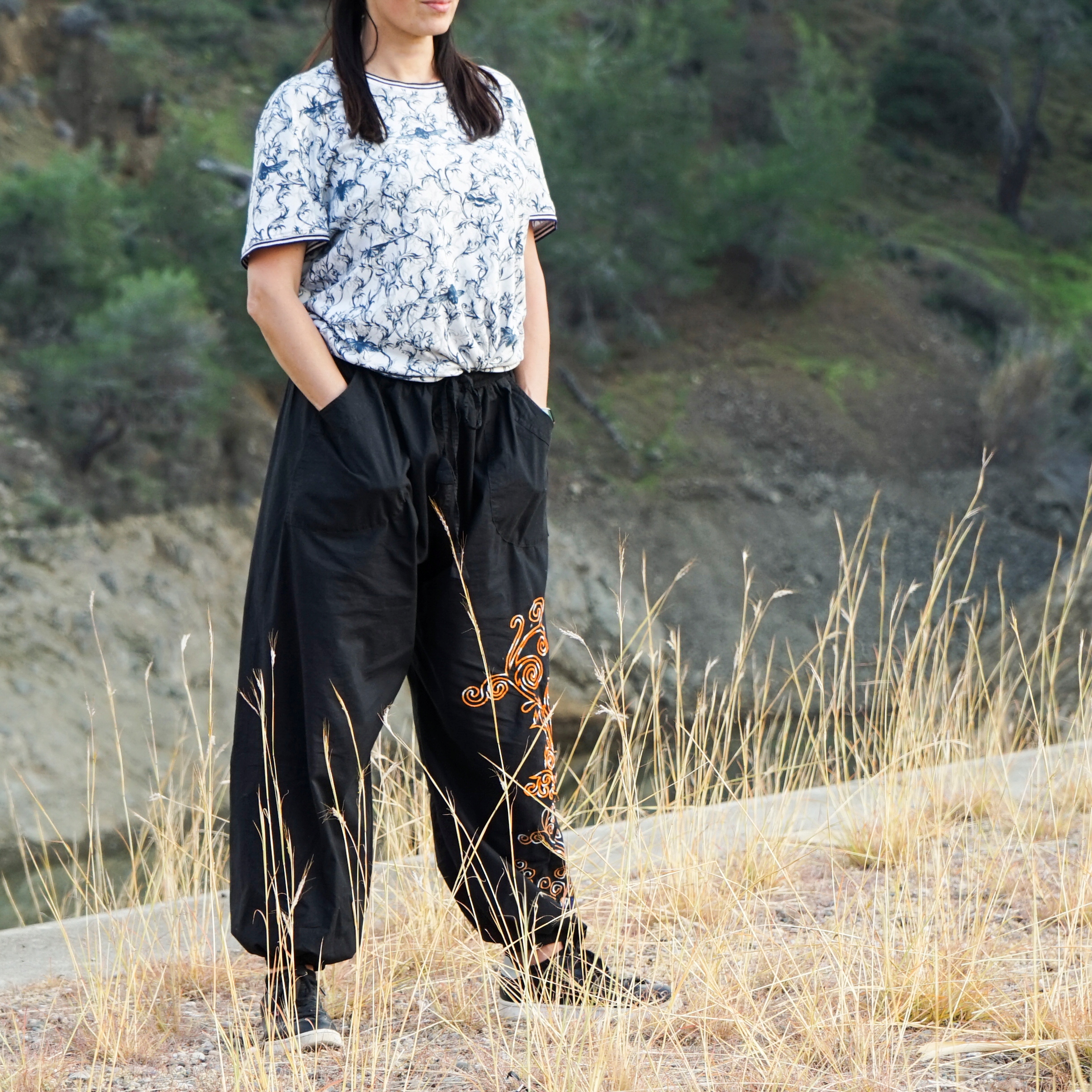 Spodnie indyjskie, pumpy haftowane Agra Marka Good Mango Studio