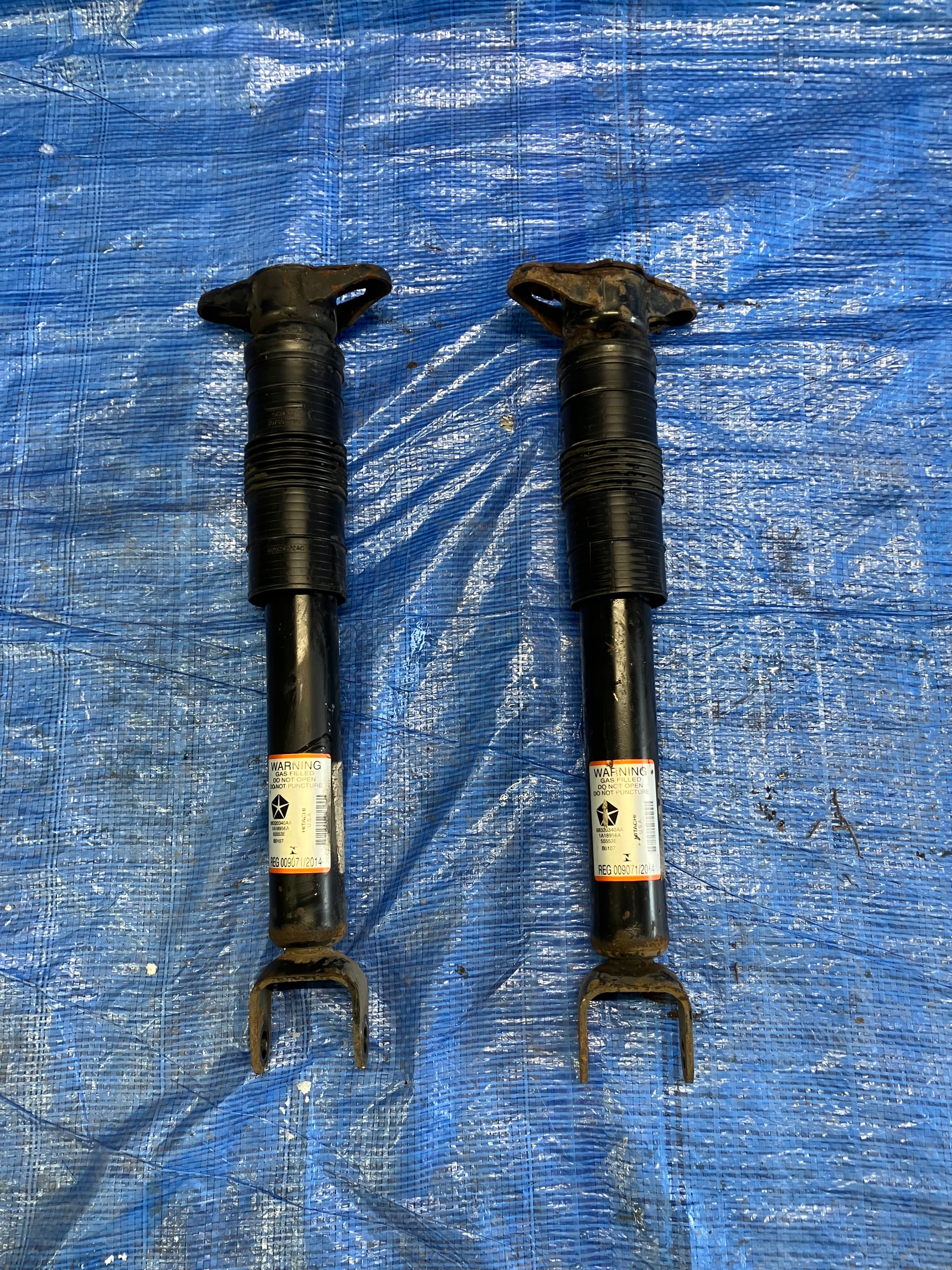 JEEP GRAND CHEROKEE AMORTYZATOR LEWY LUB PRAWY TYŁ 68320340AA