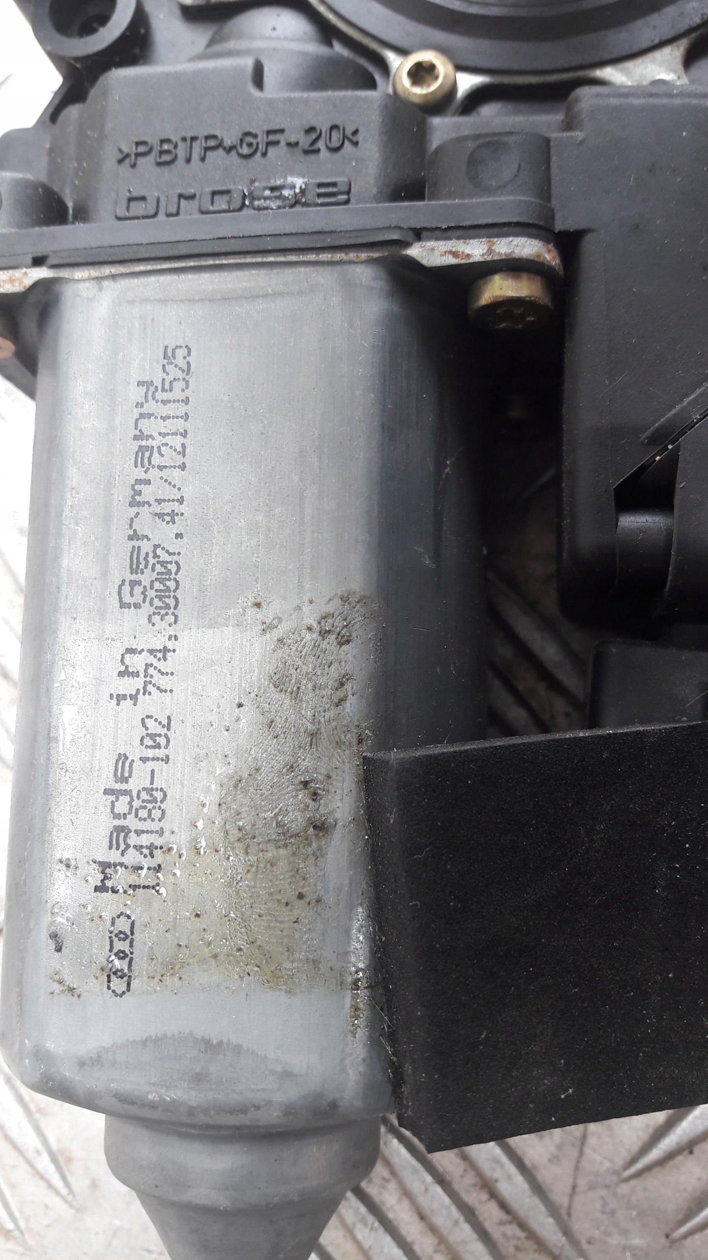 AUDI A8 D2 mini motor windows right rear part 4D0959802H