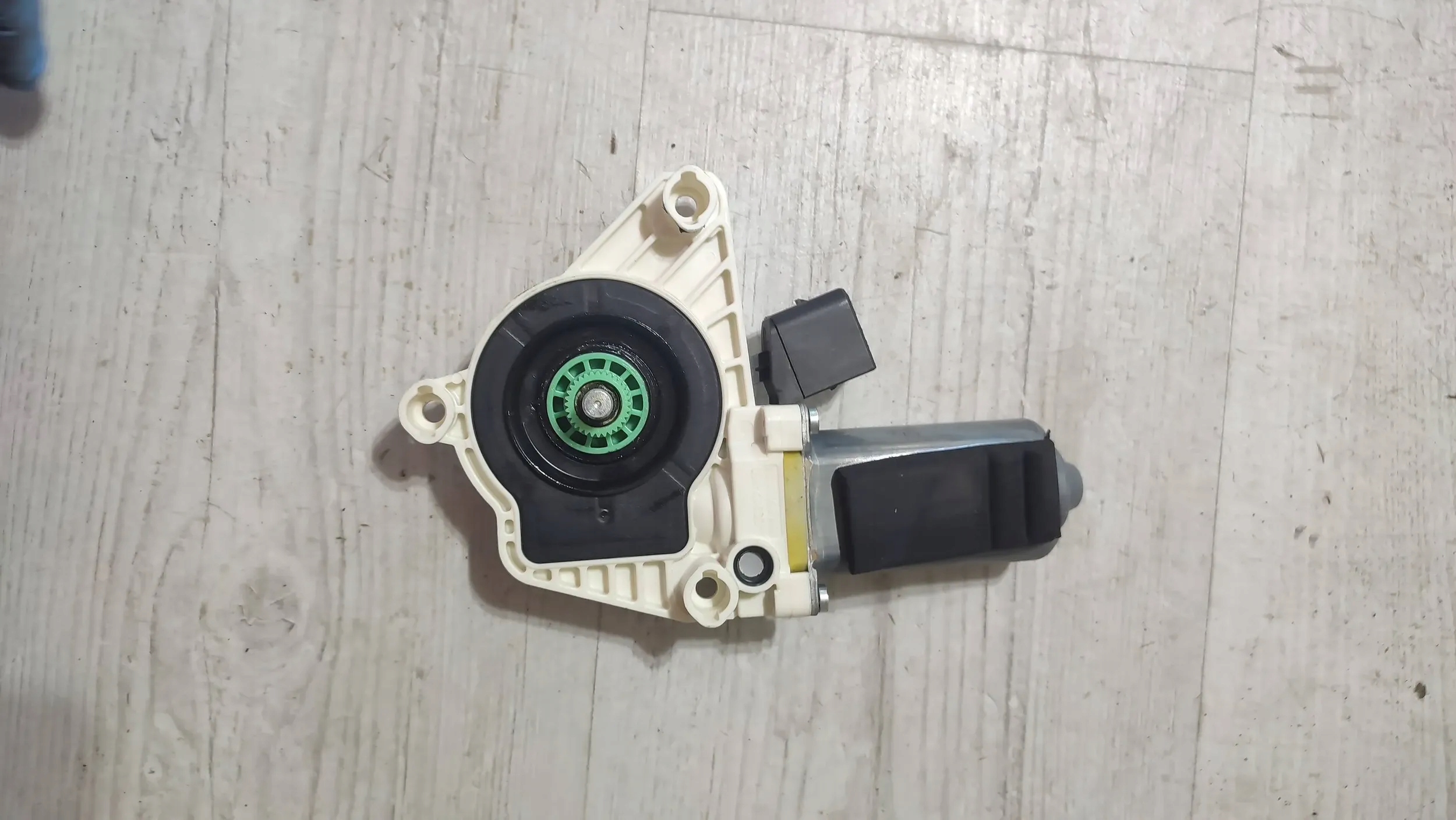 Mercedes-Benz CLA W117 14r. 2.2cdi mini motor windows right front
