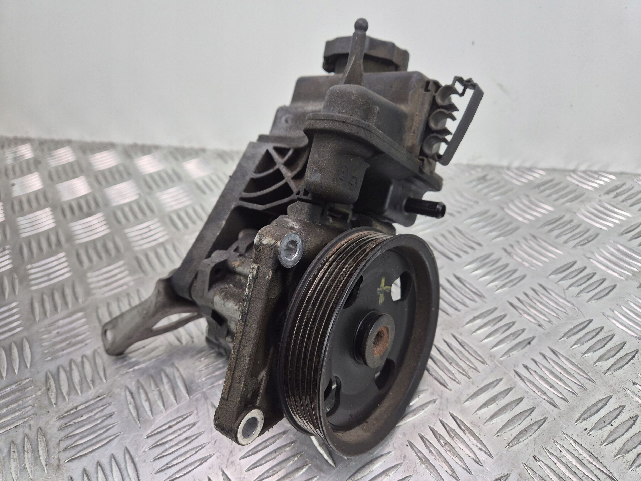 Mercedes C160 CDI W204 Pompa servosterzo A0064669201