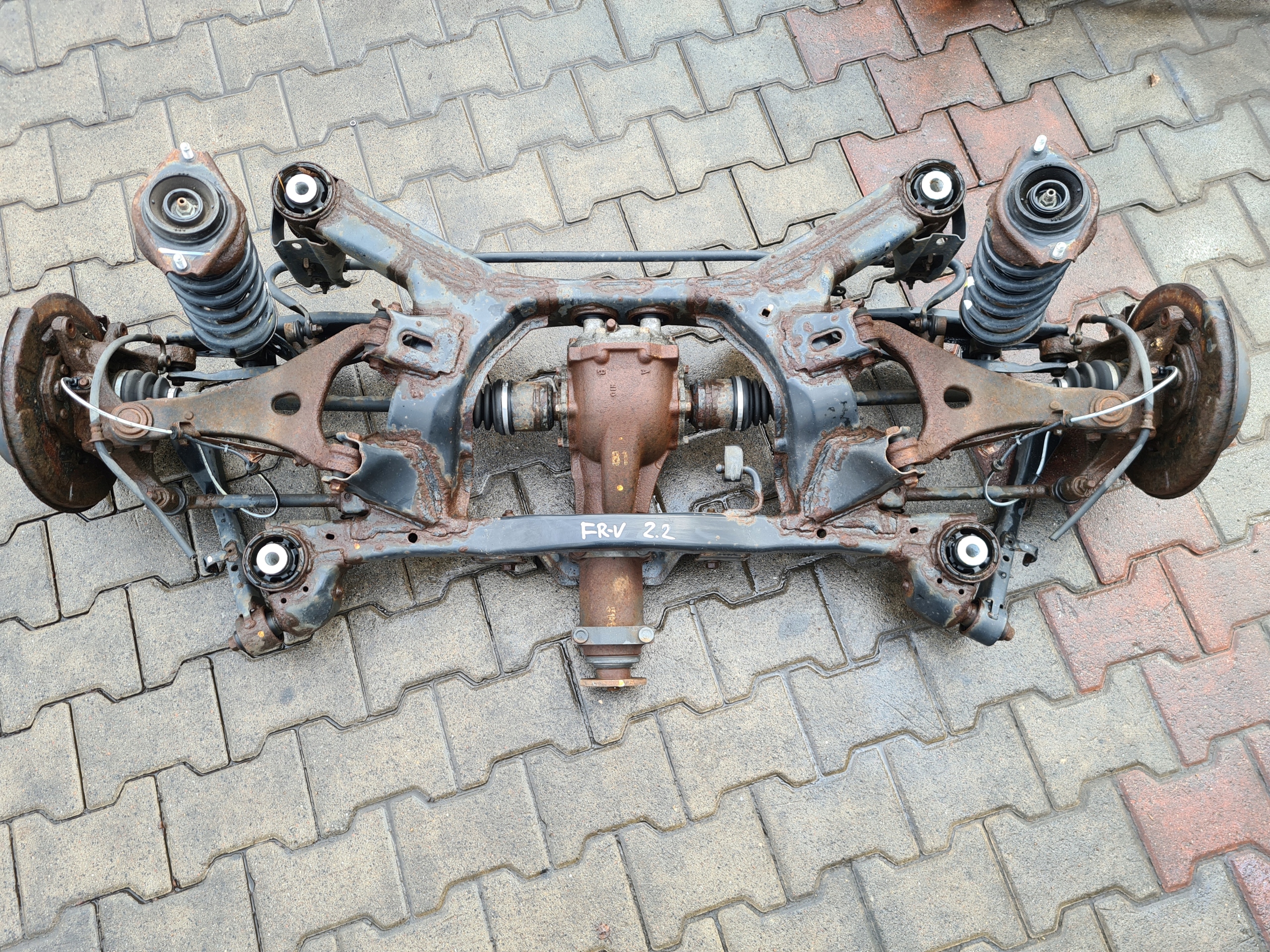 HONDA FR-V 2.2 ZAWIESZENIE TYŁ MOST