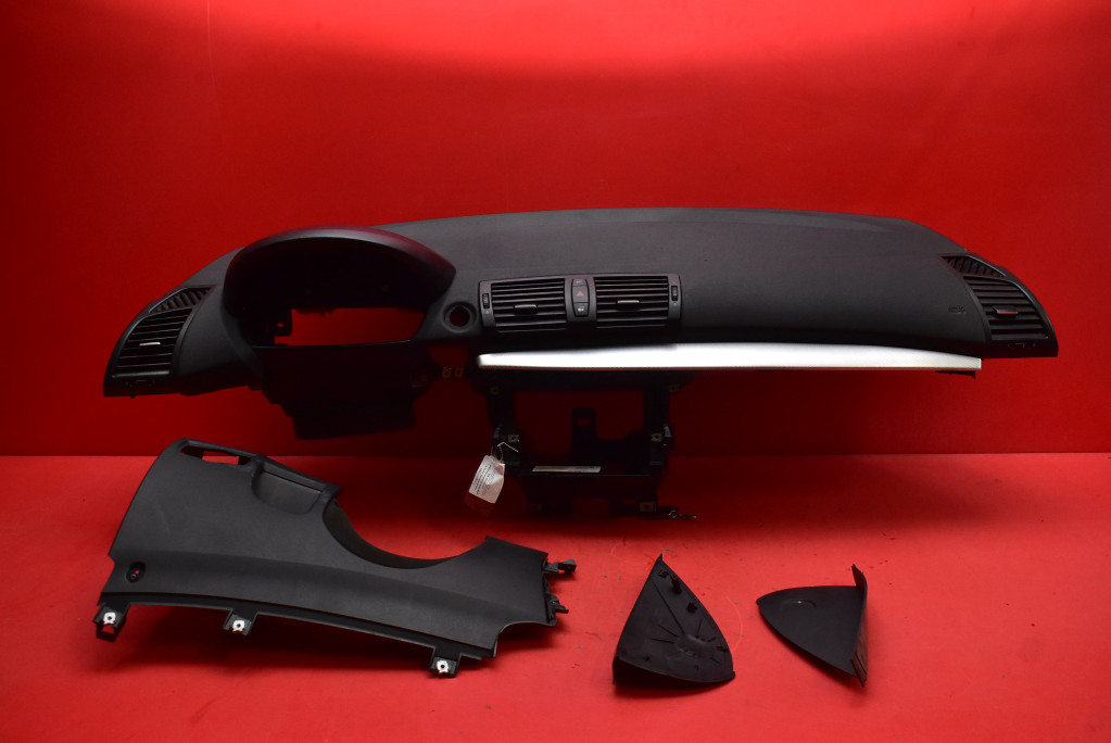 dashboard instrument panel console cockpit airbag EU BMW E87 04-07