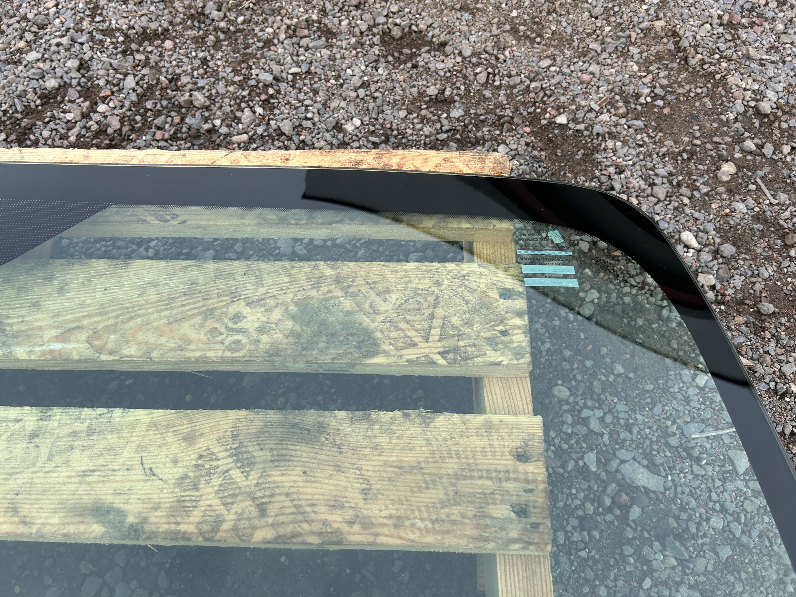 window iron front front Ford Mustang 2015