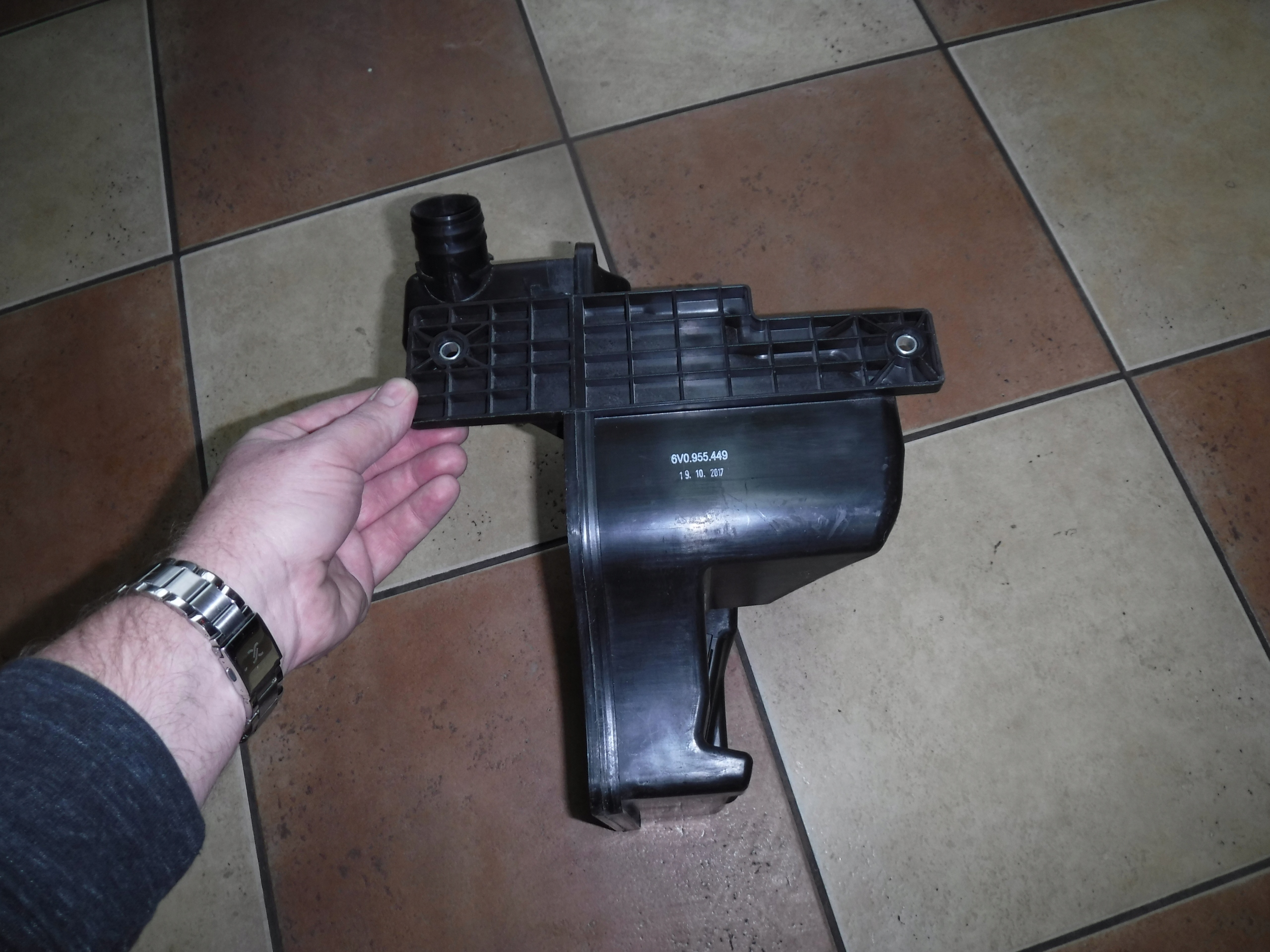 ZBIORNIK SPRYSKIWACZA ORG 6R0955453D VW SKODA SEAT Producent części Volkswagen OE