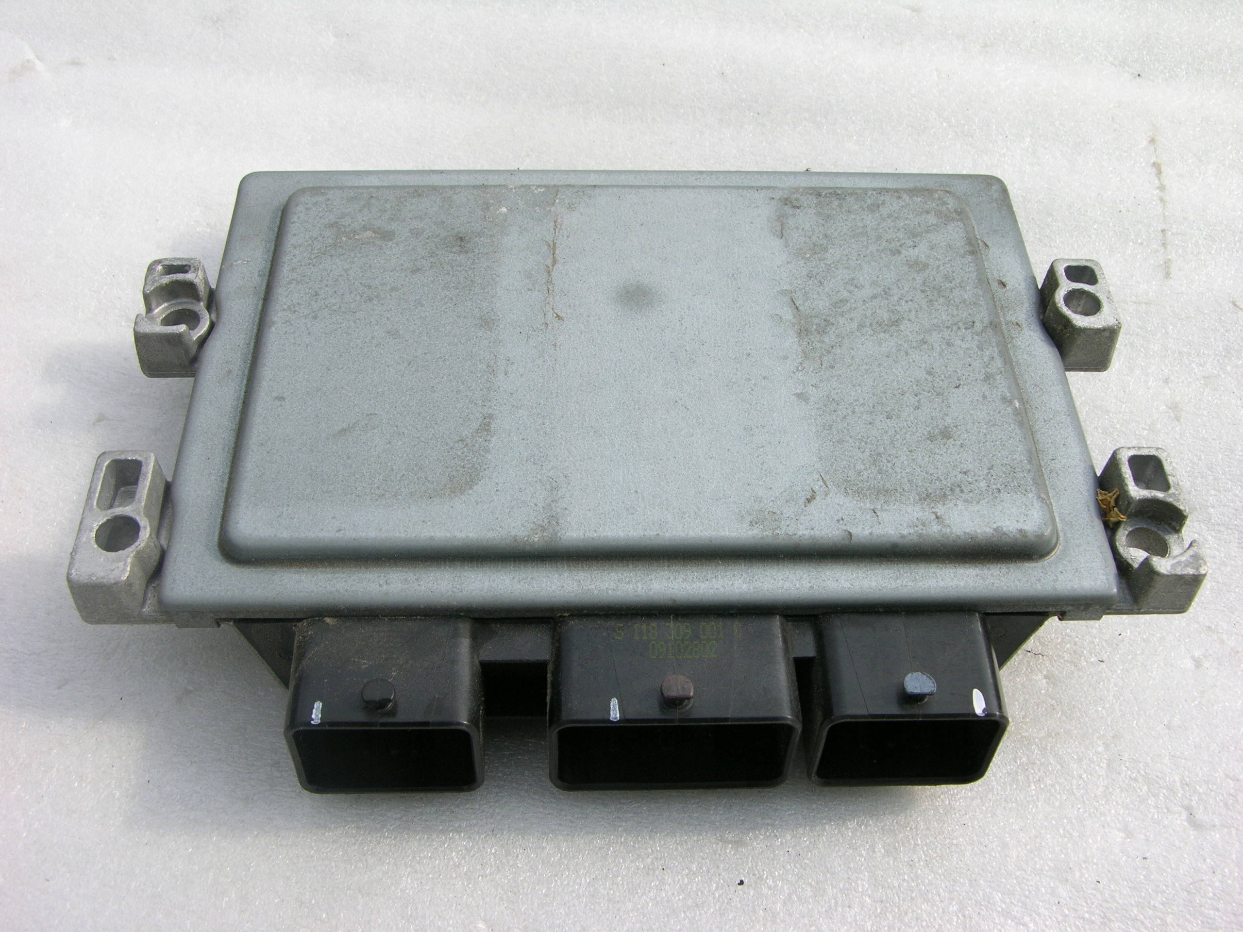 FORD FIESTA MK7 1.25 petrol control unit of the engine