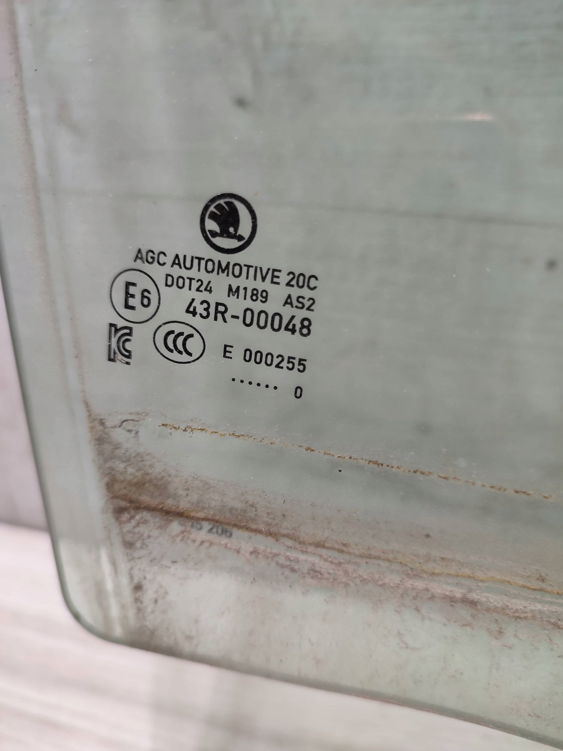 Skoda Scala 2020 rear part side right window door tylnych